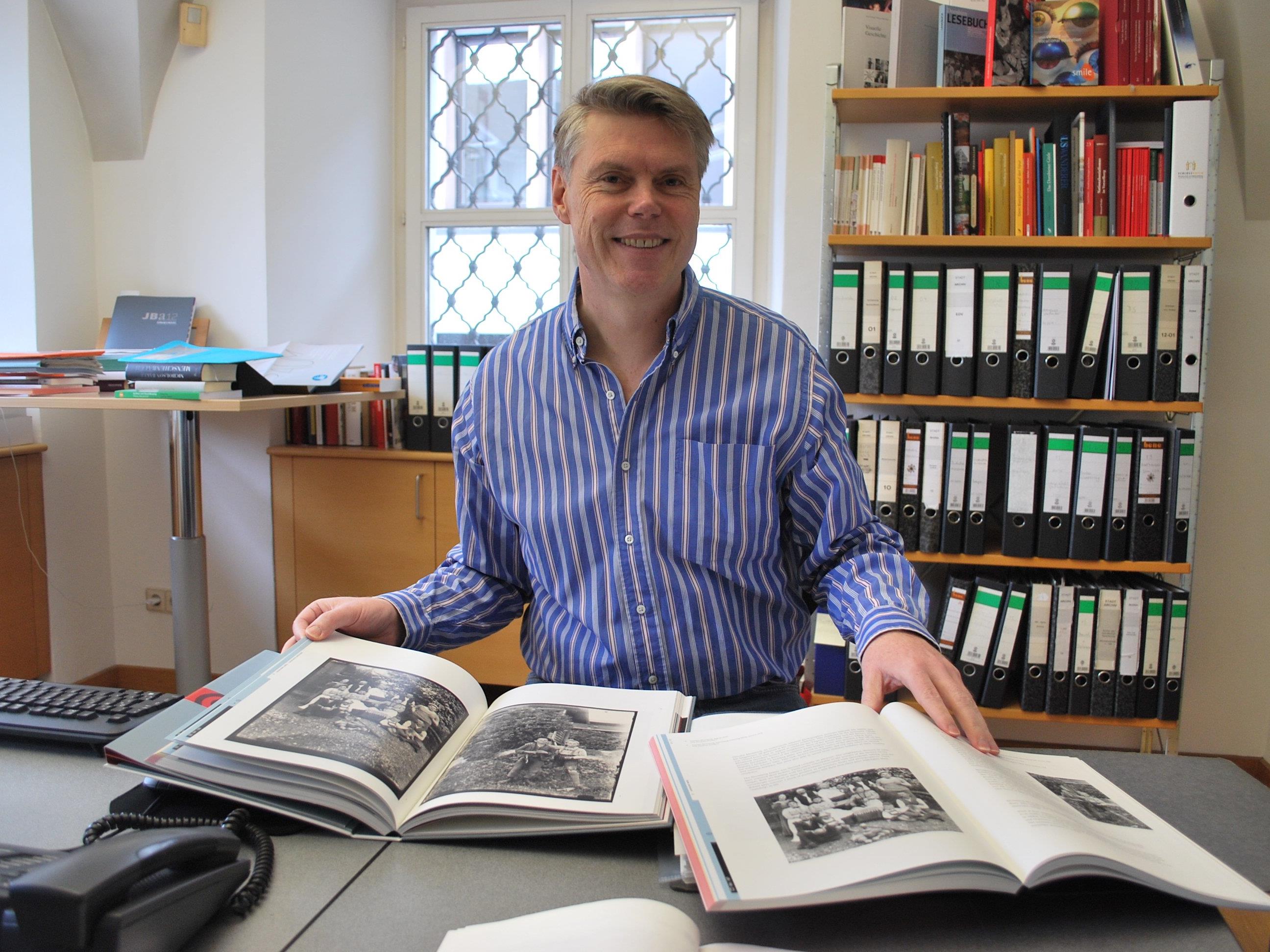 Werner Matt, Leiter des Archivs der Stadt Dornbirn, in seinem Büro am Marktplatz 11. Werner Matt, Leiter des Archivs der Stadt Dornbirn, in seinem Büro am Marktplatz 11.