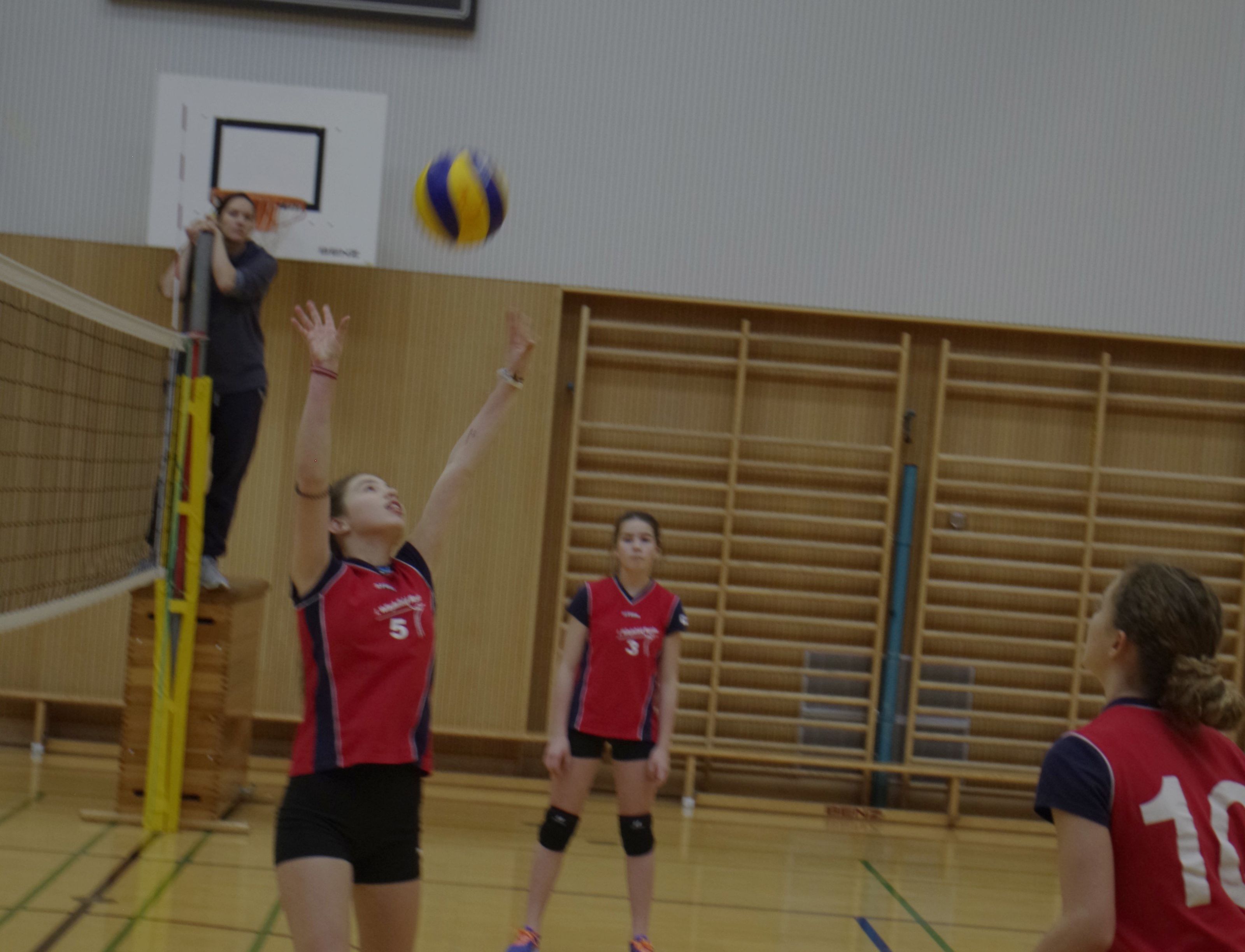 U15 Mädchen des VC Montafon im vollen Spiel