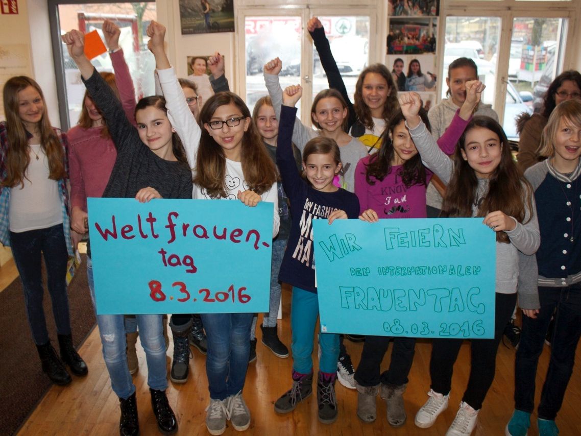 Action im Mädchencafé zum Weltfrauentag! Action im Mädchencafé zum Weltfrauentag!