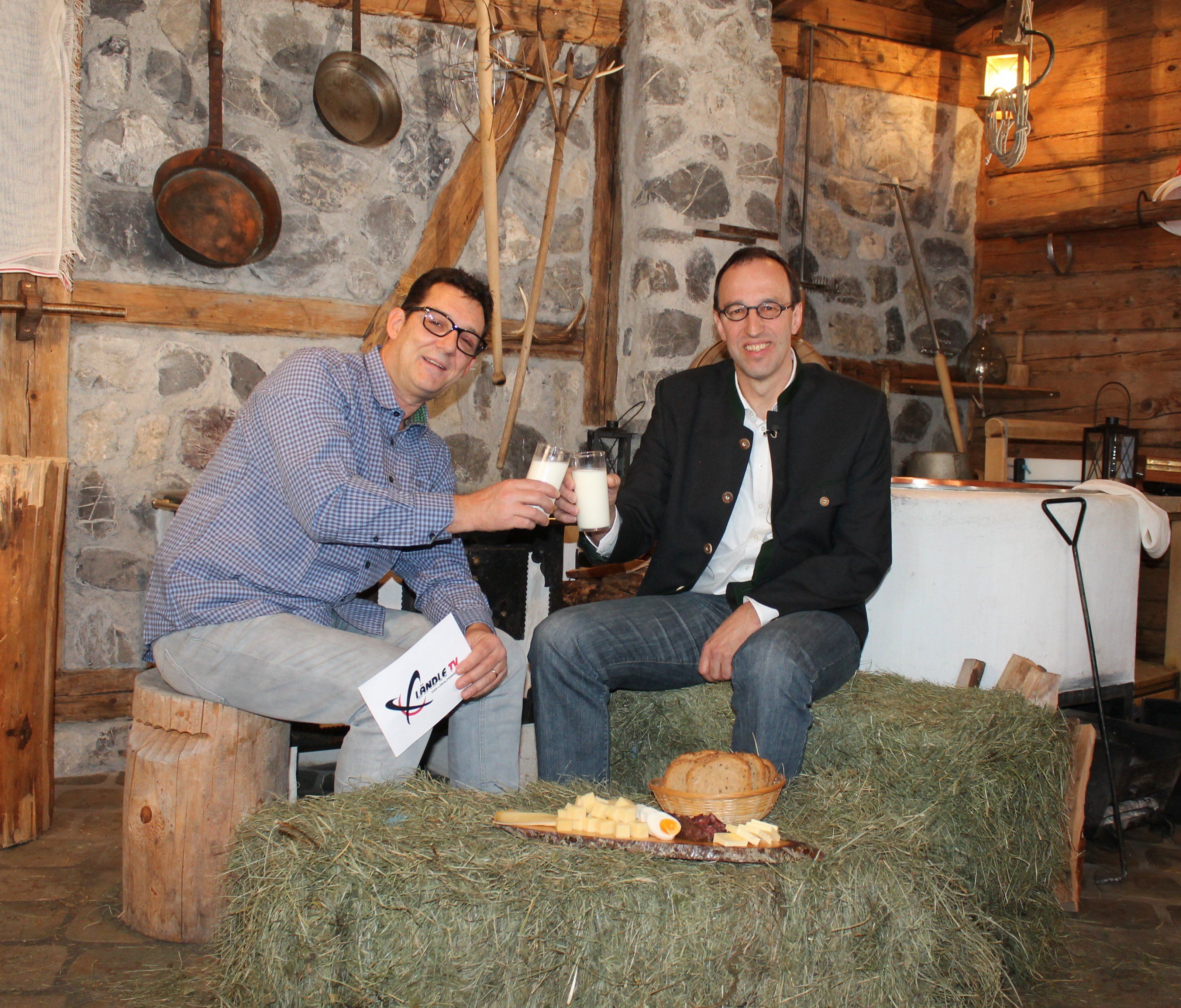 In der urigen Kulisse der Schausennereiküche im Biosphärenpark.haus in Sonntag produzierte LÄNDLE-TV 11 Wochensendungen. Diese Woche ist Michtechnologe Benno Königbauer zu Gast bei Andreas Seeburger In der urigen Kulisse der Schausennereiküche im Biosphärenpark.haus in Sonntag produzierte LÄNDLE-TV 11 Wochensendungen. Diese Woche ist Michtechnologe Benno Königbauer zu Gast bei Andreas Seeburger