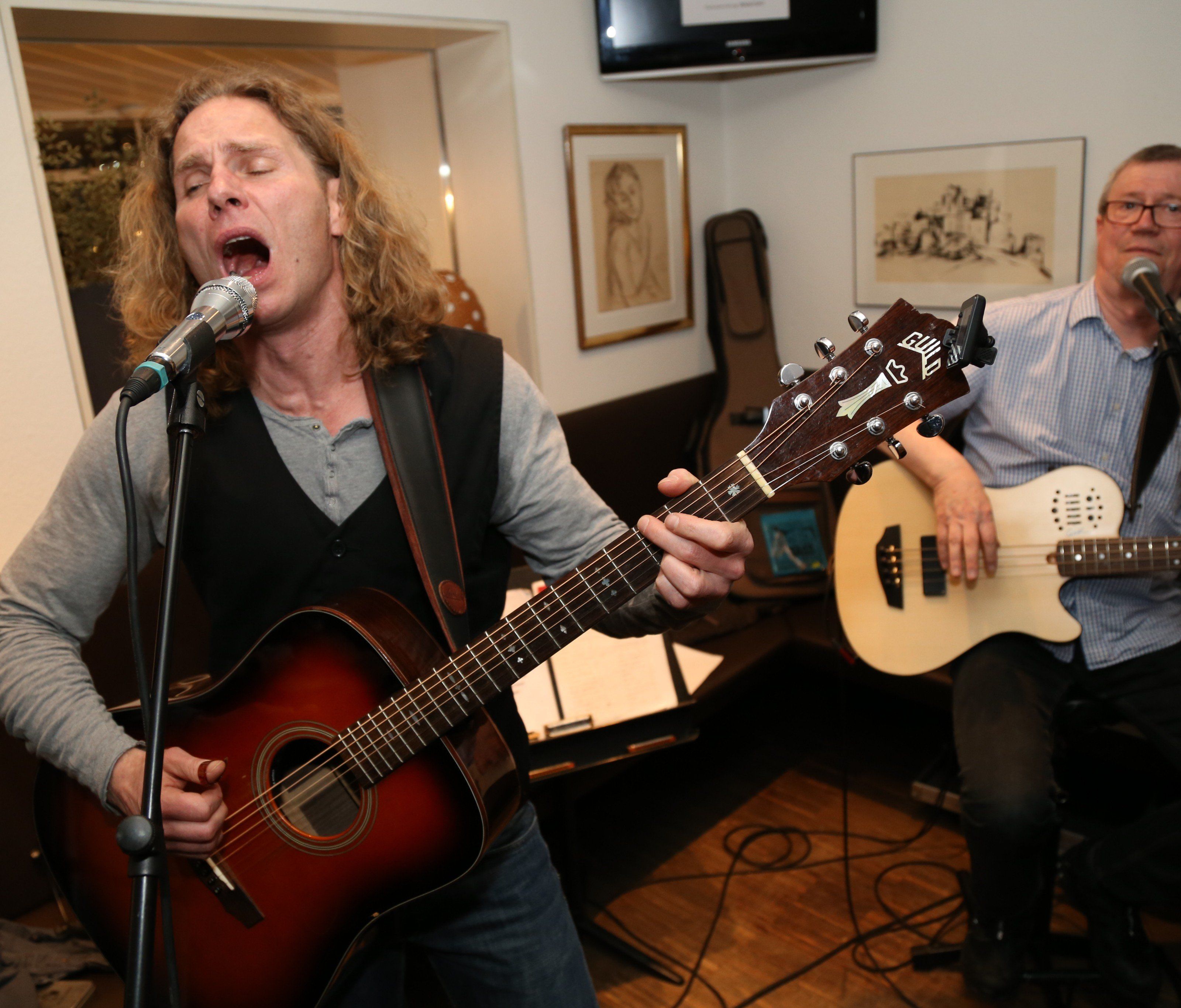 16 Bands sorgten in 16 Lokalen für beste Stimmung unter den Gästen. 16 Bands sorgten in 16 Lokalen für beste Stimmung unter den Gästen.