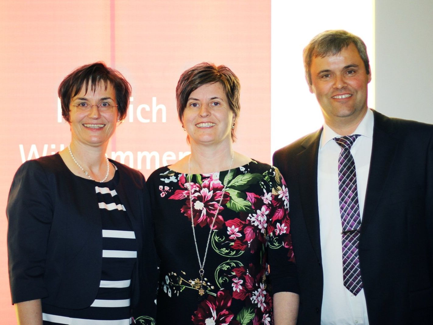 50 Jahre Hehle Reisen: Sie führen ein erfolgreiches Busunternehmen – Elke Bereuter-Hehle, Marlis Hehle und Konrad Bereuter. 50 Jahre Hehle Reisen: Sie führen ein erfolgreiches Busunternehmen – Elke Bereuter-Hehle, Marlis Hehle und Konrad Bereuter.