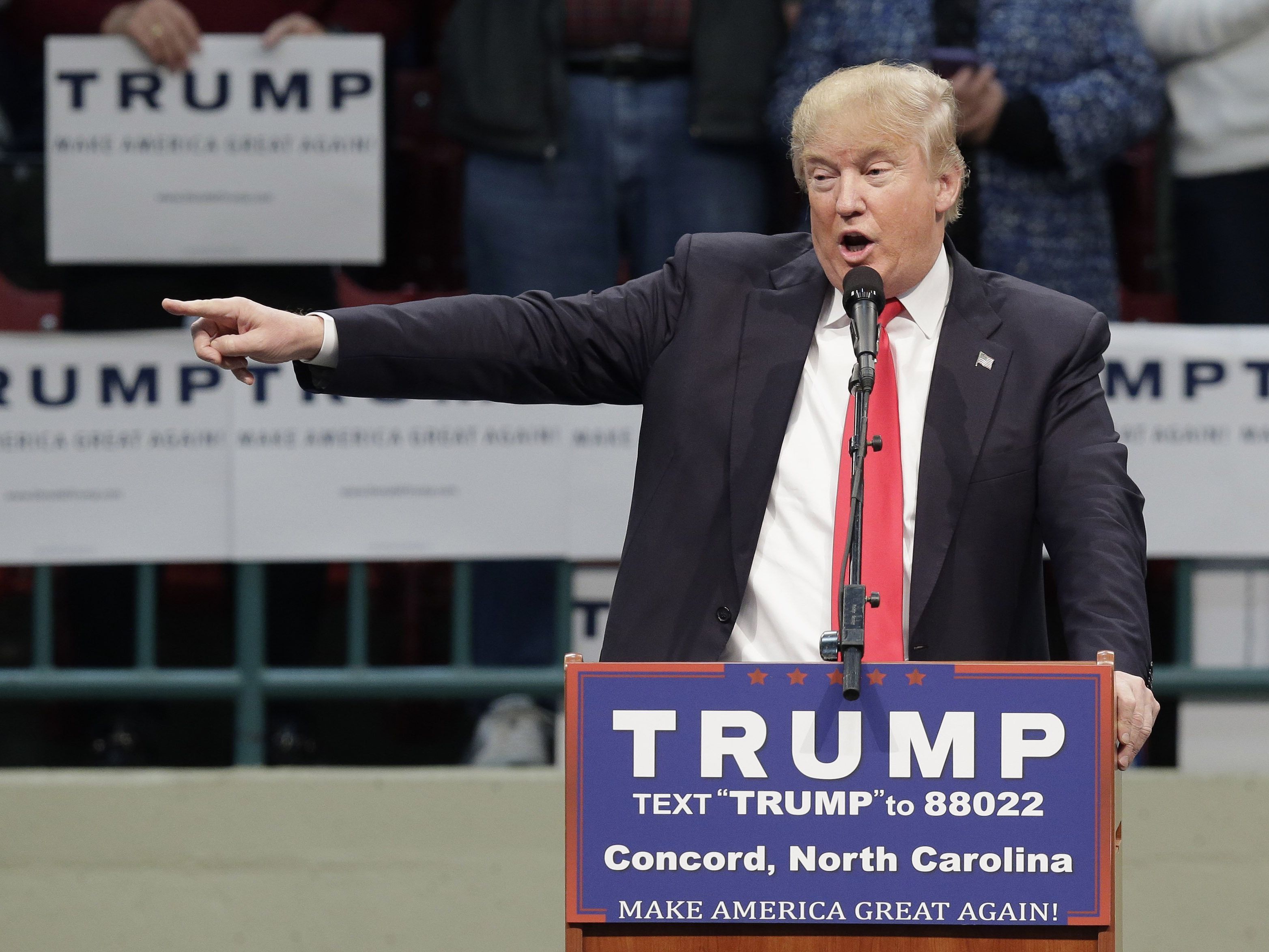 Finanzbranche sieht Immobilien-Tycoon als Unsicherheitsfaktor. Finanzbranche sieht Immobilien-Tycoon als Unsicherheitsfaktor.