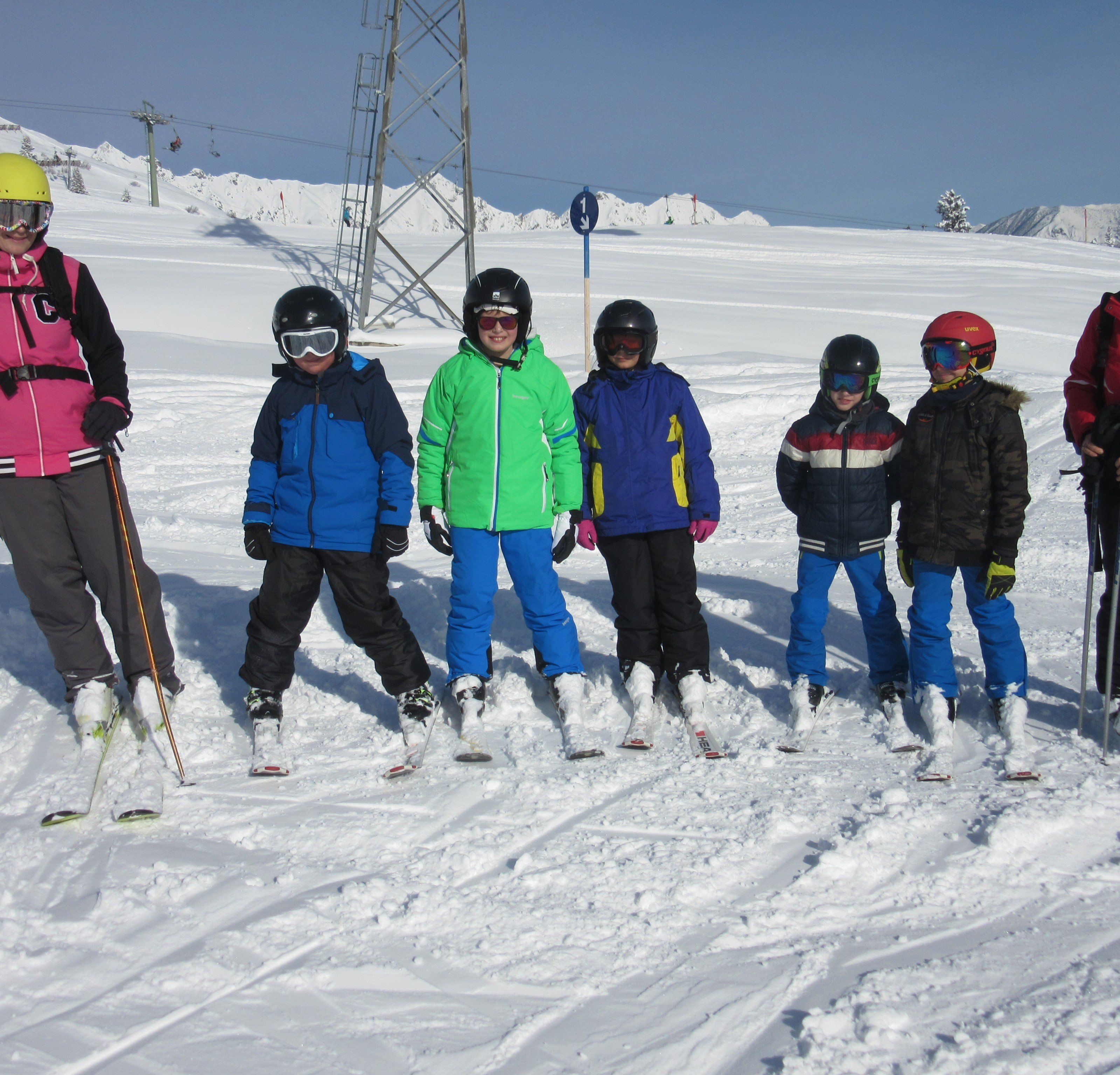 80 Nenzinger Volksschüler perfektionierten am Golm ihr skifahrerisches Können. 80 Nenzinger Volksschüler perfektionierten am Golm ihr skifahrerisches Können.