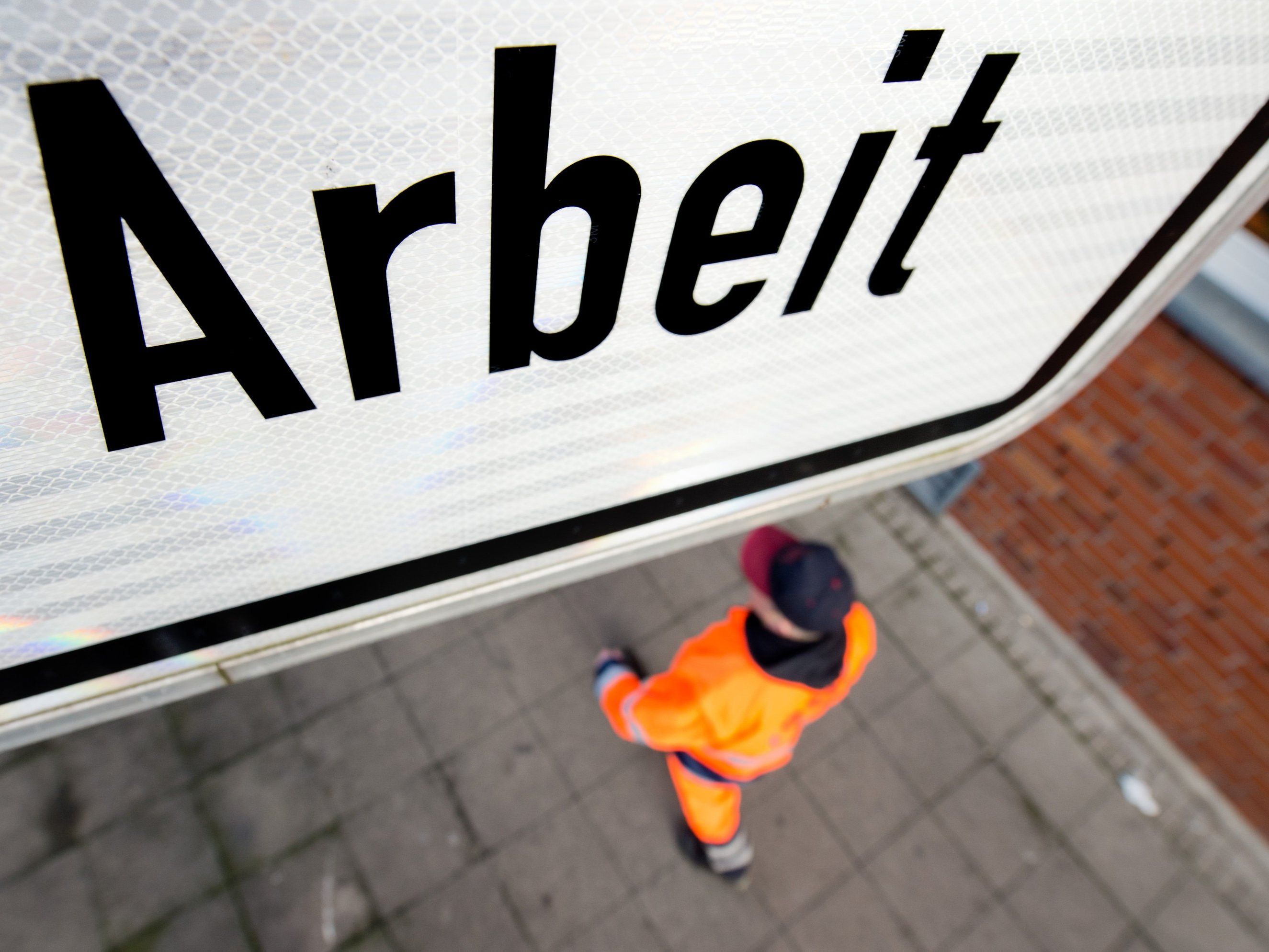 Arbeitslosenquote ohne Schulungsteilnehmer um 0,1 Prozentpunkte auf 10,4 Prozent gesunken Arbeitslosenquote ohne Schulungsteilnehmer um 0,1 Prozentpunkte auf 10,4 Prozent gesunken