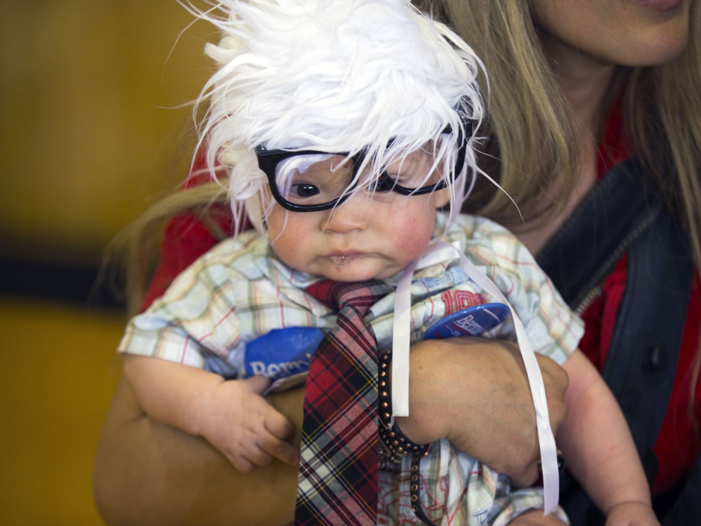 Ein als "Bernie Baby" gefeierter Säugling aus Los Angeles ist im Alter von nur vier Monaten an plötzlichem Kindstod gestorben. Ein als "Bernie Baby" gefeierter Säugling aus Los Angeles ist im Alter von nur vier Monaten an plötzlichem Kindstod gestorben.