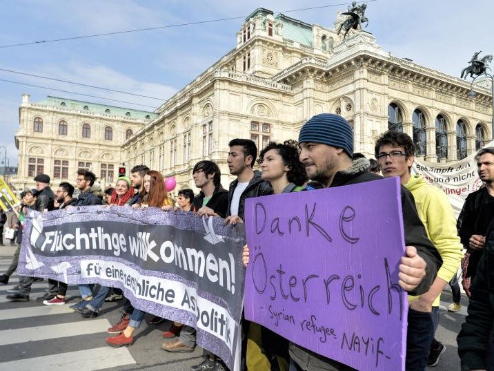 Große Pro-Aysl-Demo am Samstag in Wien. Große Pro-Aysl-Demo am Samstag in Wien.