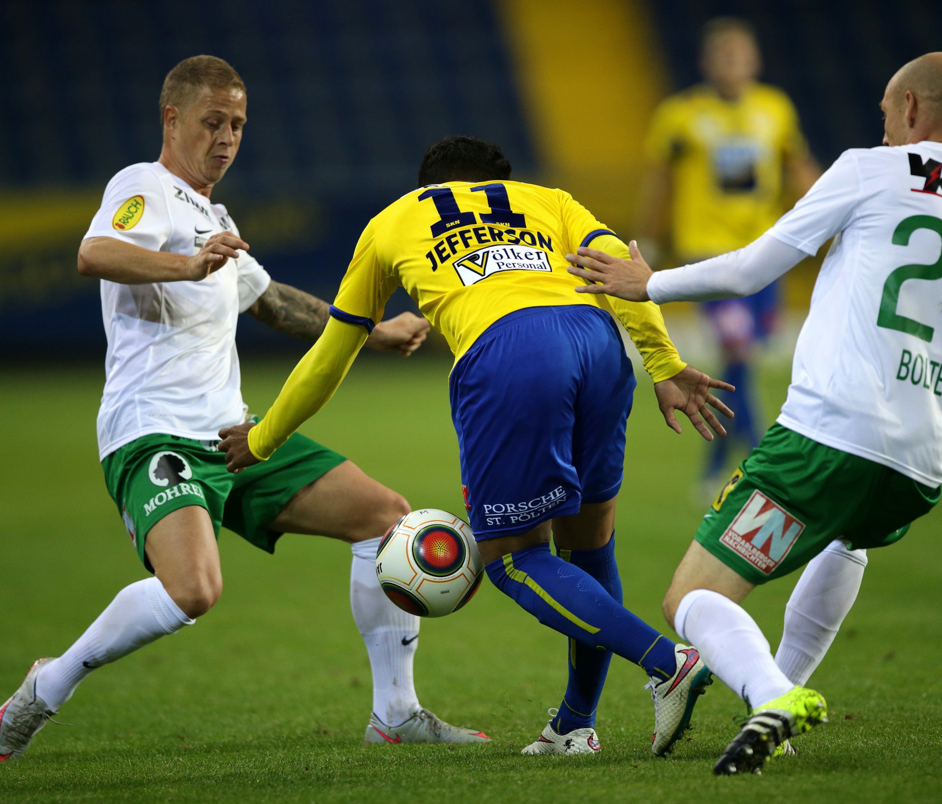 Lustenau will drei Punkte. Lustenau will drei Punkte.