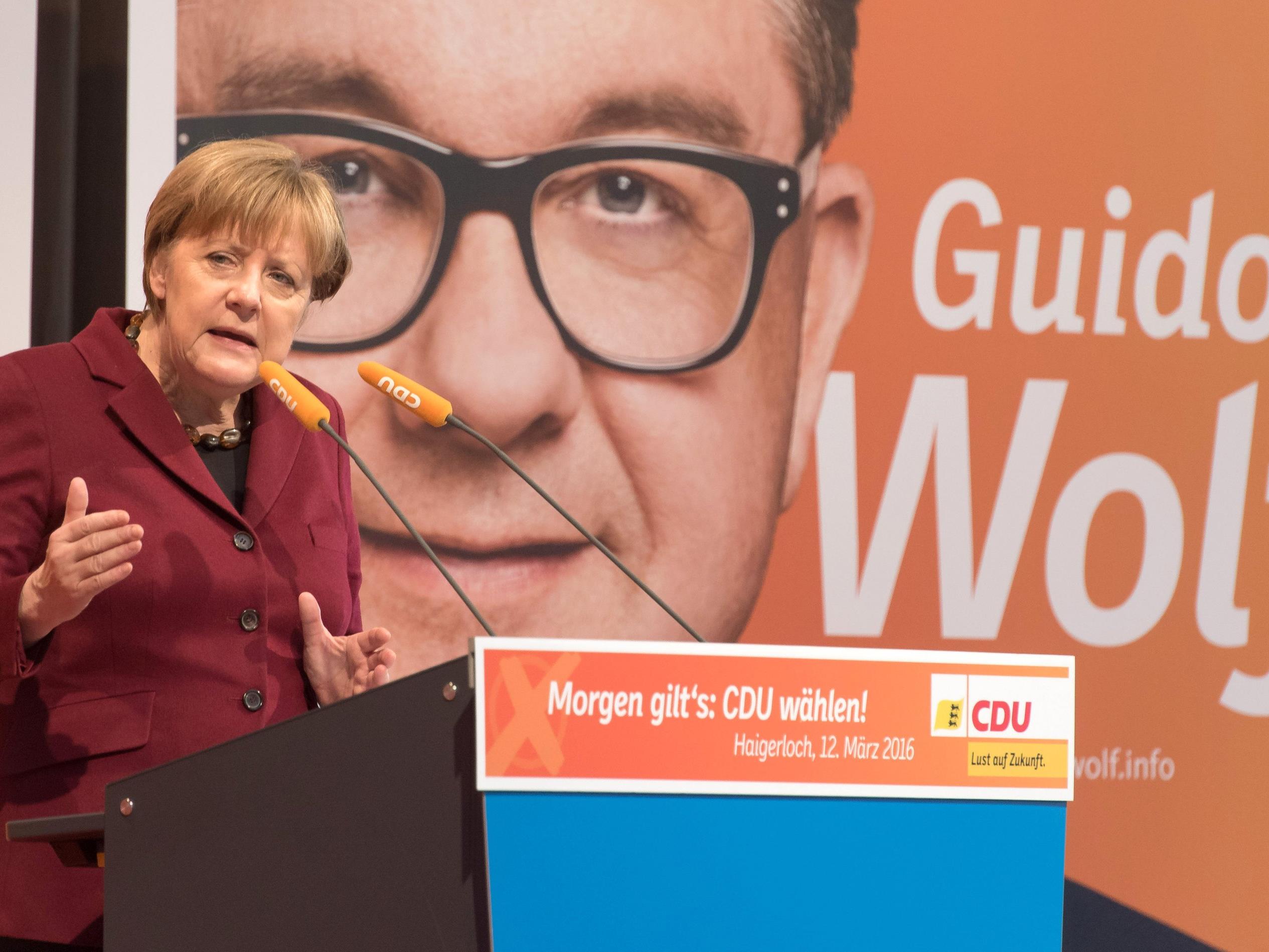 Merkel: "Es gibt Situationen im Leben, wie im Herbst, da kann man nicht lange Grundsatzdebatten führen."