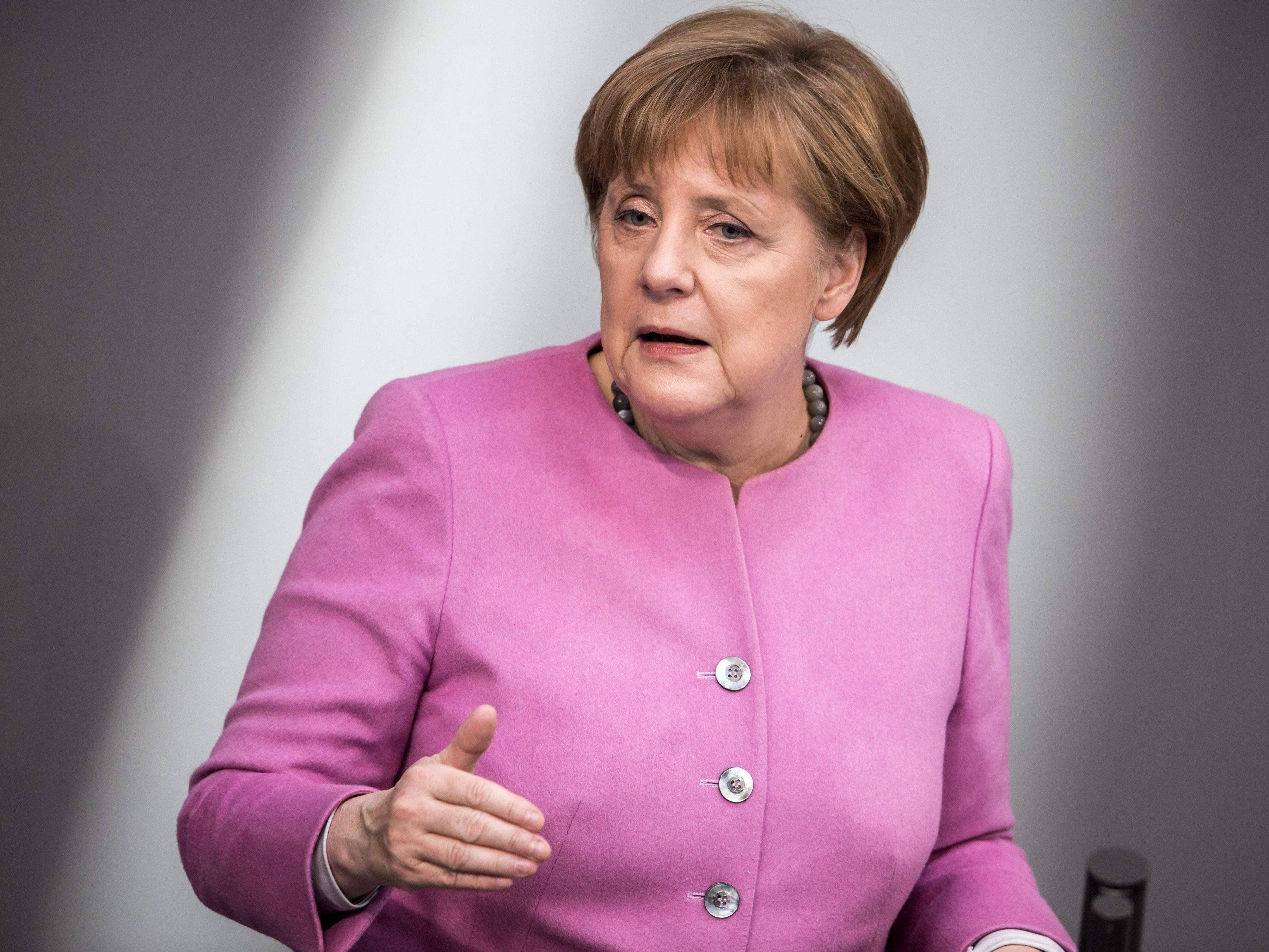 Merkel wirbt in Regierungserklärung für EU-Türkei-Deal über Rücknahme von Flüchtlingen.