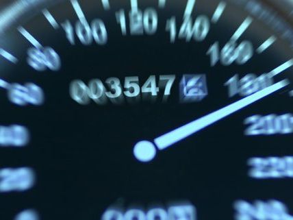 Die Raser waren bei Regen und starkem Verkehr mit bis zu 190km/h unterwegs. Die Raser waren bei Regen und starkem Verkehr mit bis zu 190km/h unterwegs.