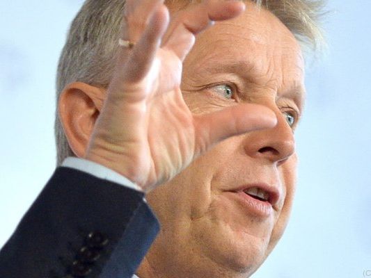 Lopatka will vor allem bei Asylberechtigten kürzen Lopatka will vor allem bei Asylberechtigten kürzen