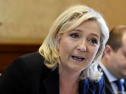 Le Pen sieht starken Schub patriotischer Bewegung Le Pen sieht starken Schub patriotischer Bewegung