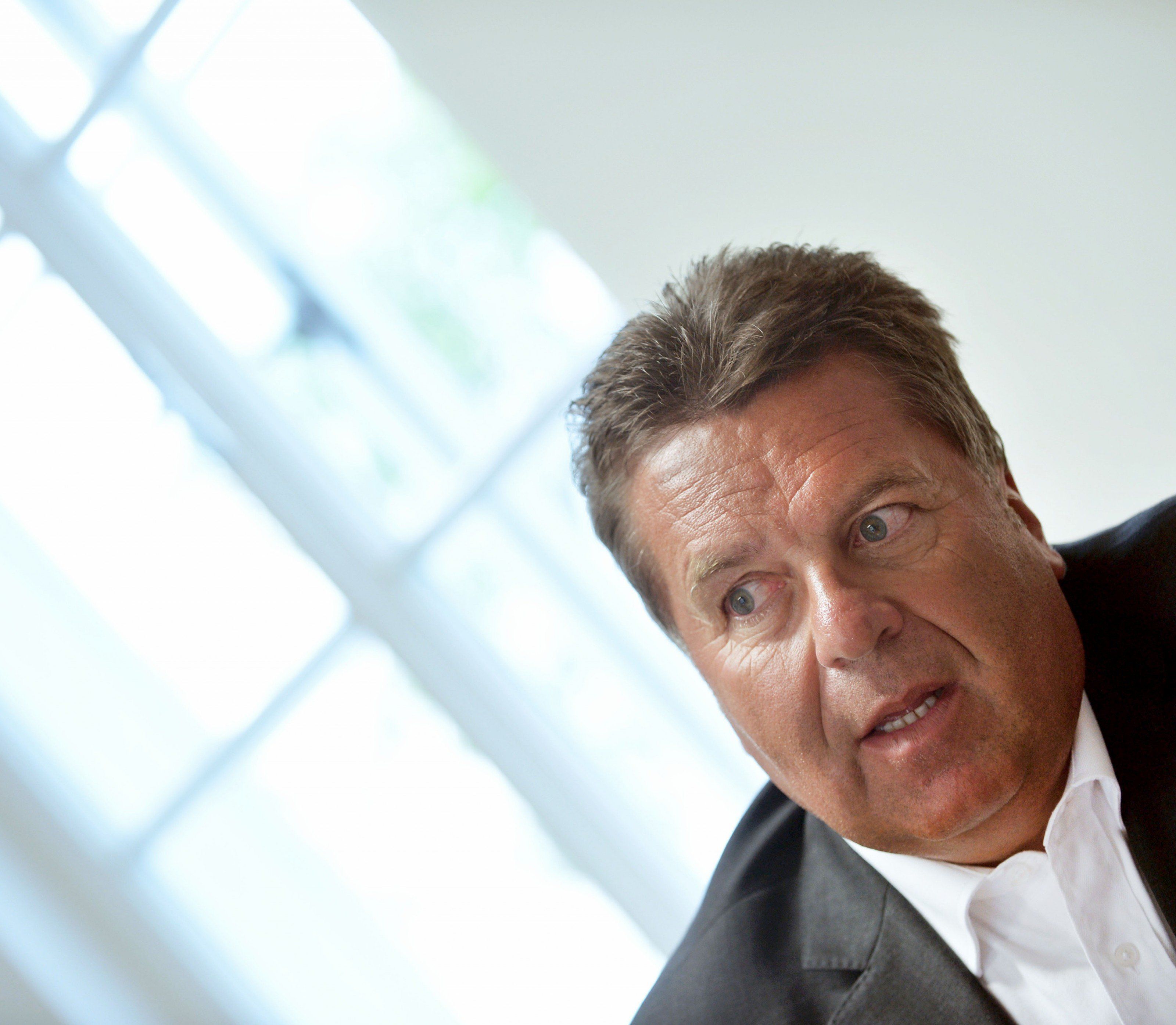 Mayr tritt mit eigener Fraktion an. Mayr tritt mit eigener Fraktion an.