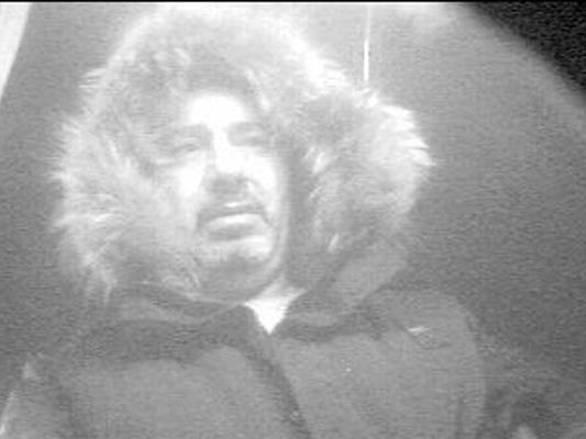 Bankomatbehebung nach schwerem Raub: Suche nach Tatverdächtigem Bankomatbehebung nach schwerem Raub: Suche nach Tatverdächtigem