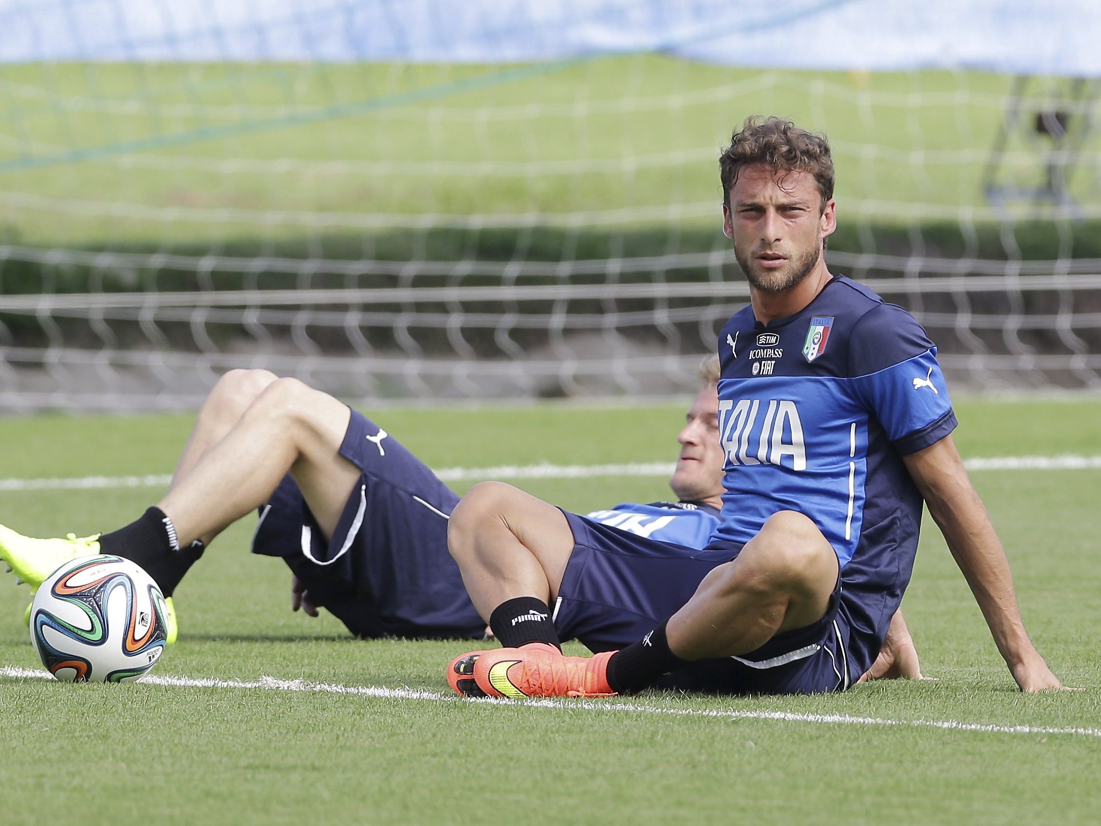 Claudio Marchisio fällt wegen eines Kreuzbandrisses für die EM 2016. in Frankreich aus. Claudio Marchisio fällt wegen eines Kreuzbandrisses für die EM 2016. in Frankreich aus.