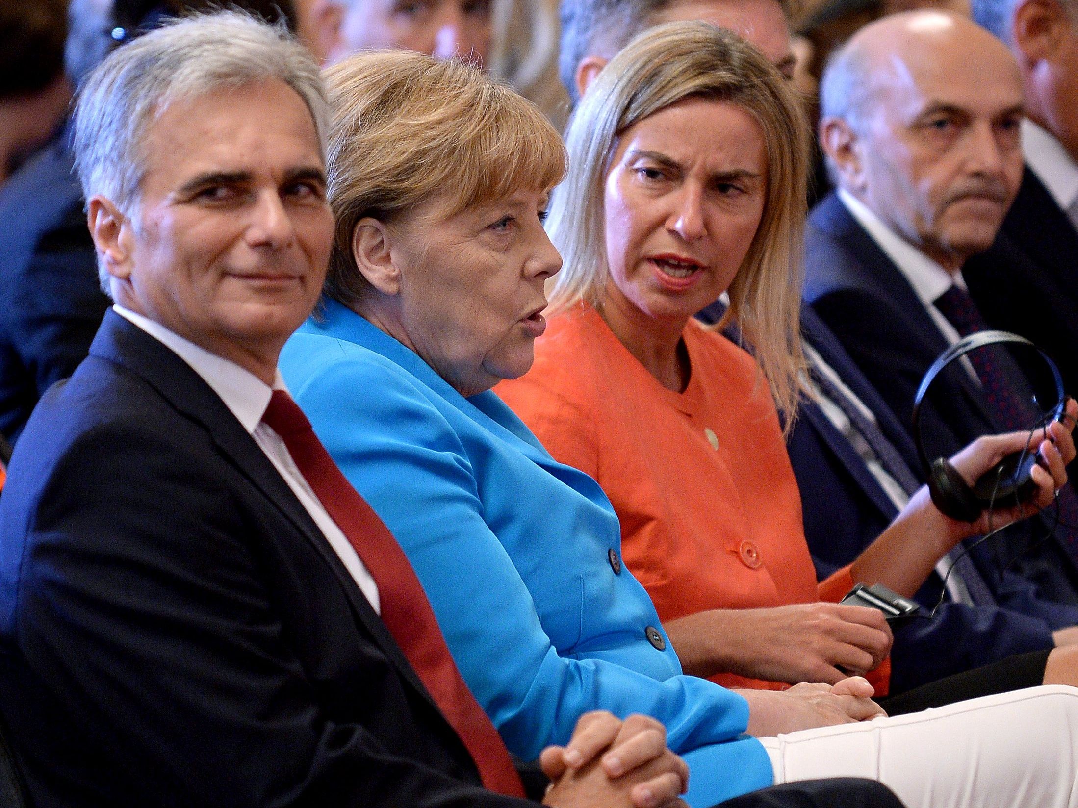 Mogherini gegen Einzelgänge. Mogherini gegen Einzelgänge.