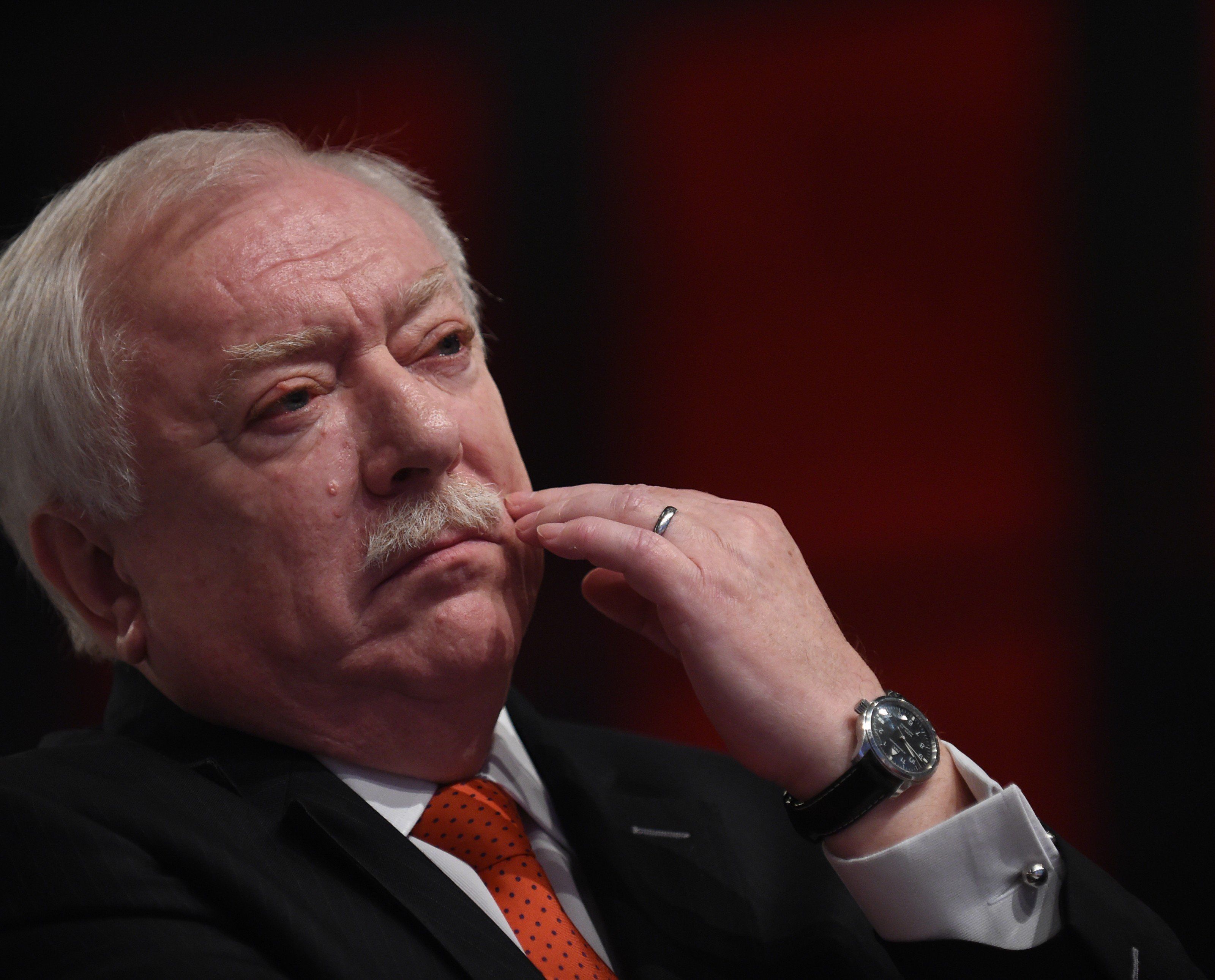 Michael Häupl glaubt an vorgezogene Neuwahlen auf Bundesebene. Michael Häupl glaubt an vorgezogene Neuwahlen auf Bundesebene.