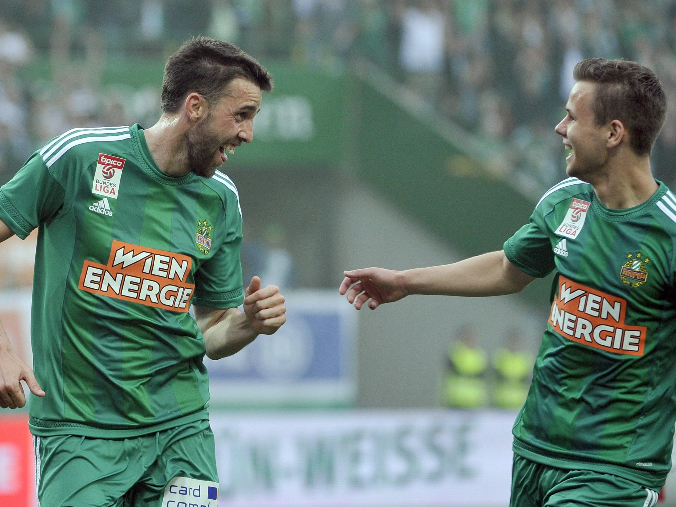 Rapid freut sich über den Derbysieg. Rapid freut sich über den Derbysieg.
