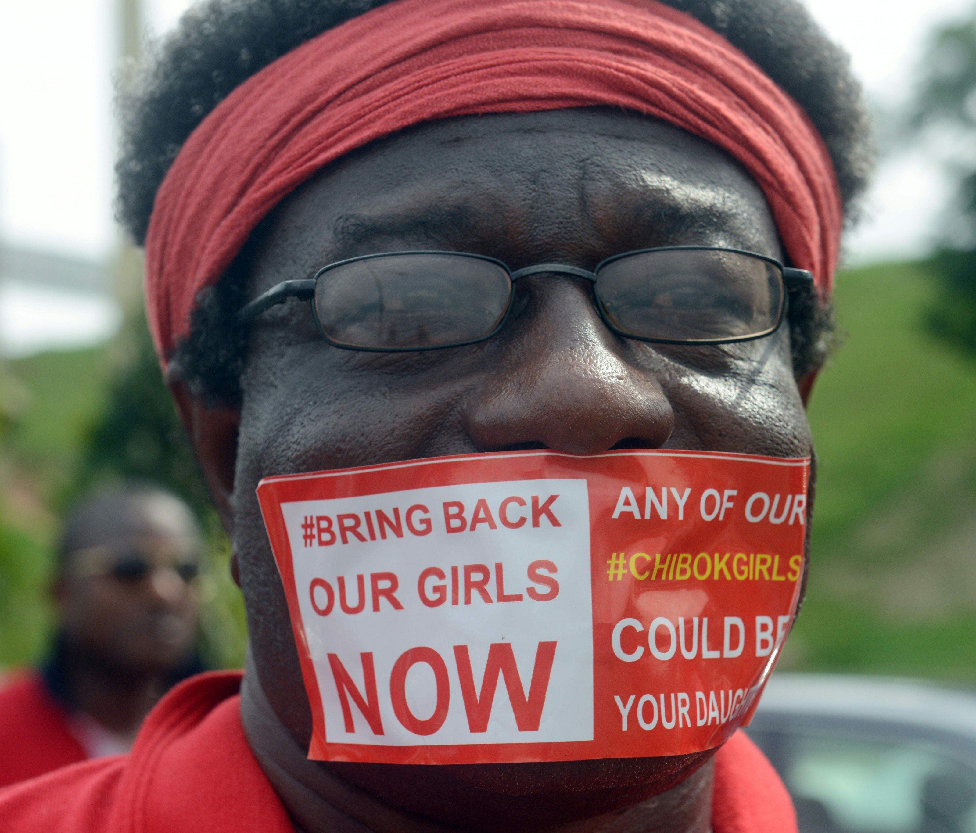 Zwei Jahre nach der Massentführung ist ein Video der verschwundenen Mädchen aufgetaucht. Zwei Jahre nach der Massentführung ist ein Video der verschwundenen Mädchen aufgetaucht.