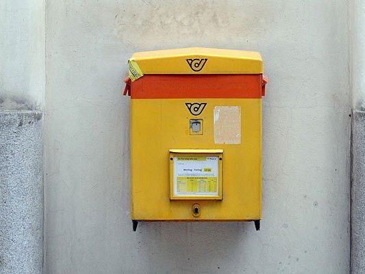 Ein Briefkasten an einem Bahnhof im Burgenland geriet offenbar in Vergessenheit Ein Briefkasten an einem Bahnhof im Burgenland geriet offenbar in Vergessenheit