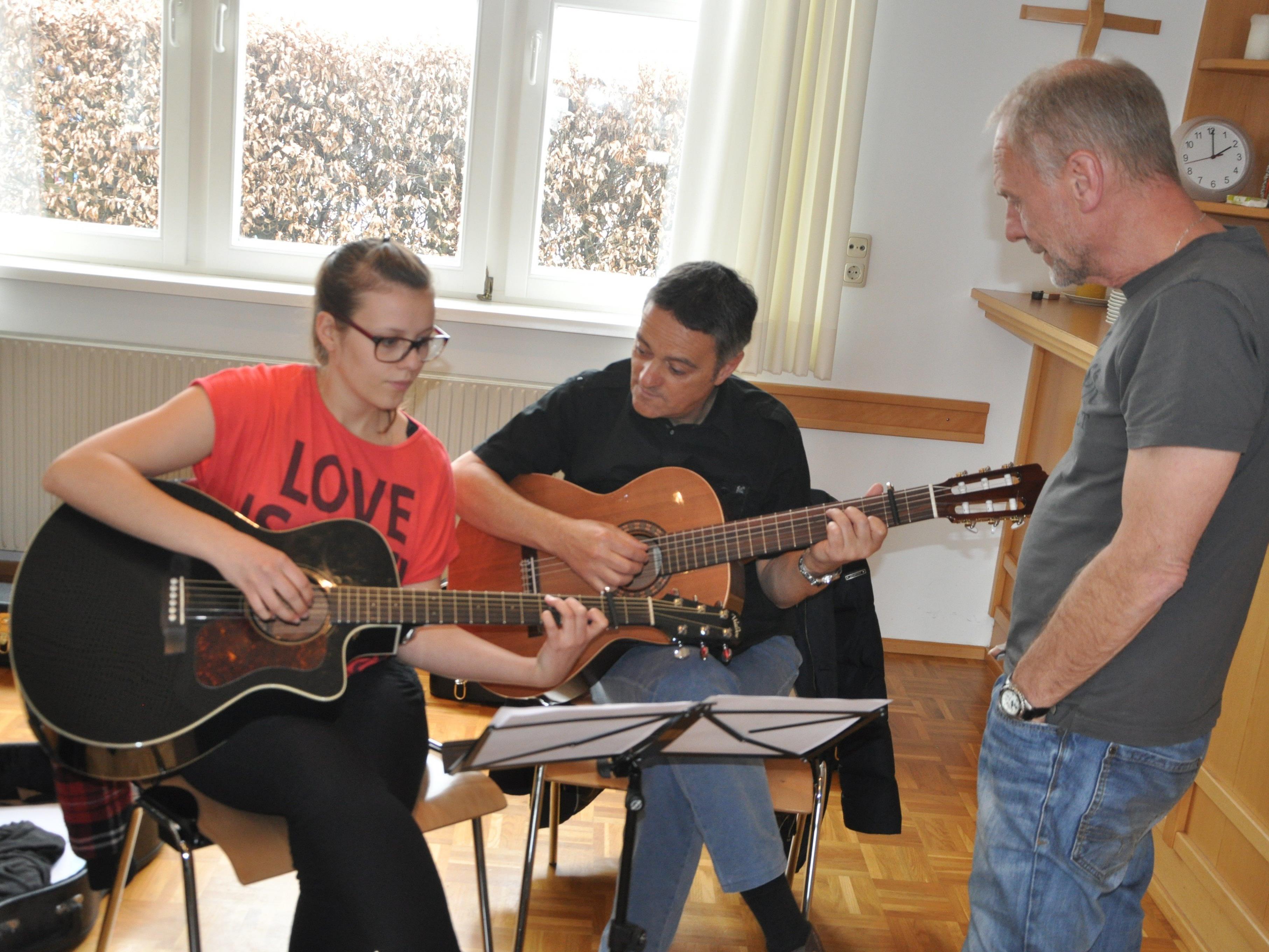 Ein voller Erfolg der Gitarren-Workshop mit Peter Ratzenbeck im Rankweiler Jugendheim.