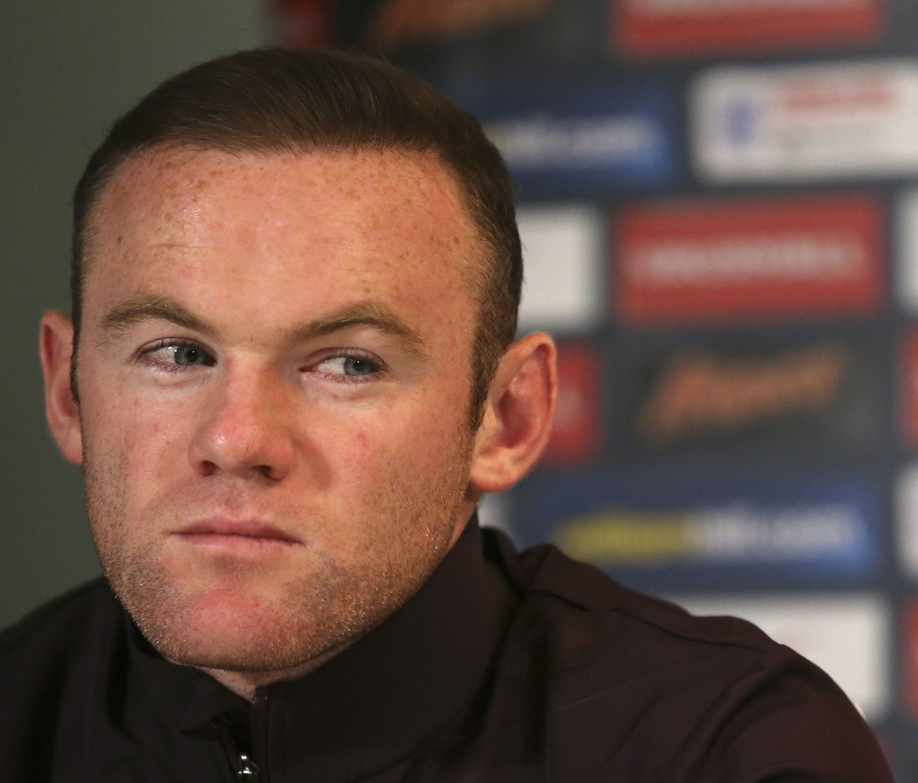 Wayne Rooney hat eine enttäuschende Saison hinter sich. Wayne Rooney hat eine enttäuschende Saison hinter sich.