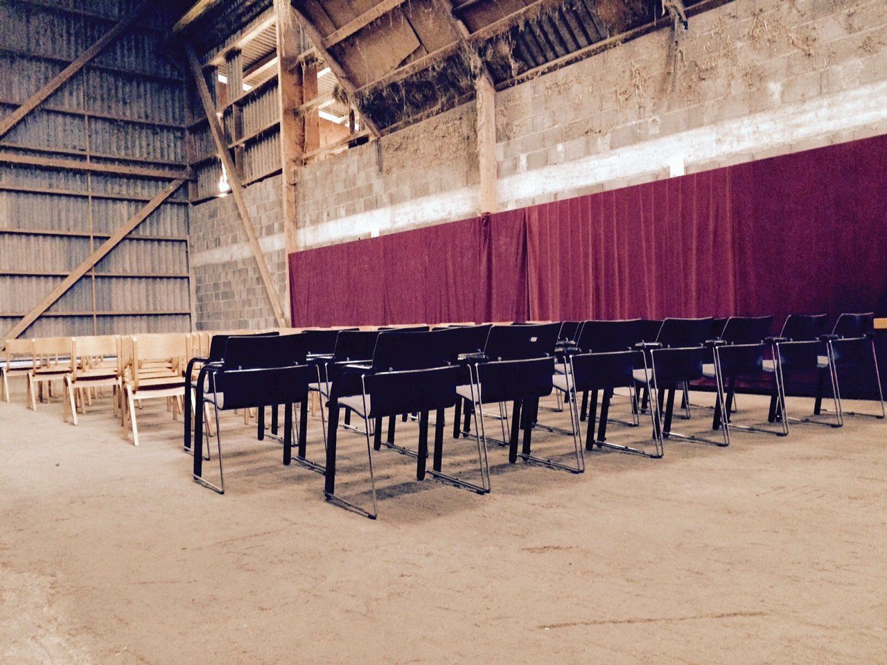 Die Heuhalle wird derzeit gerade in einen Kinosaal verwandelt. Die Heuhalle wird derzeit gerade in einen Kinosaal verwandelt.