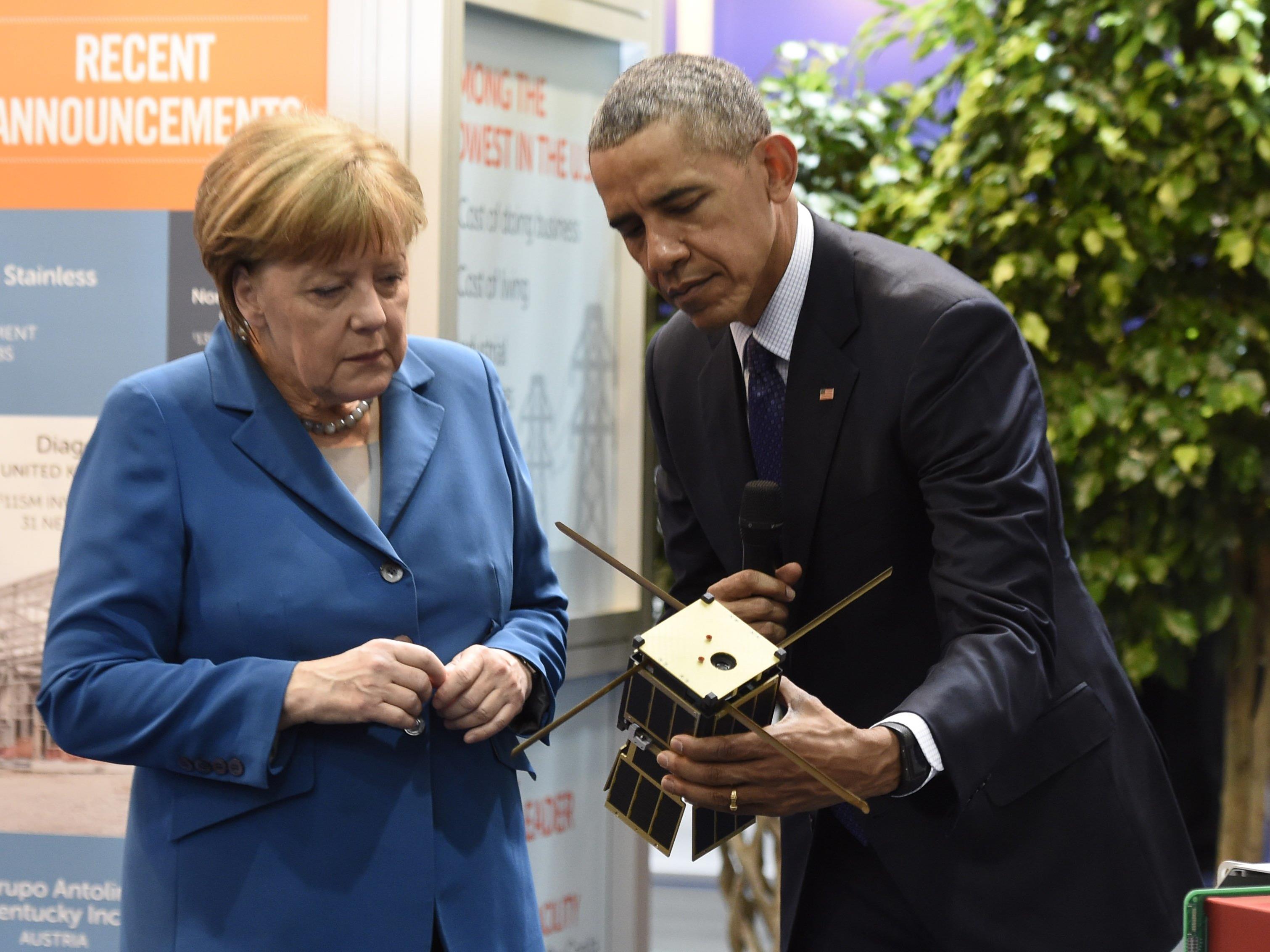 Angela Merkel (links) und Barack Obama (rechts) beim gemeinsamen Besuch der Hannover Messe