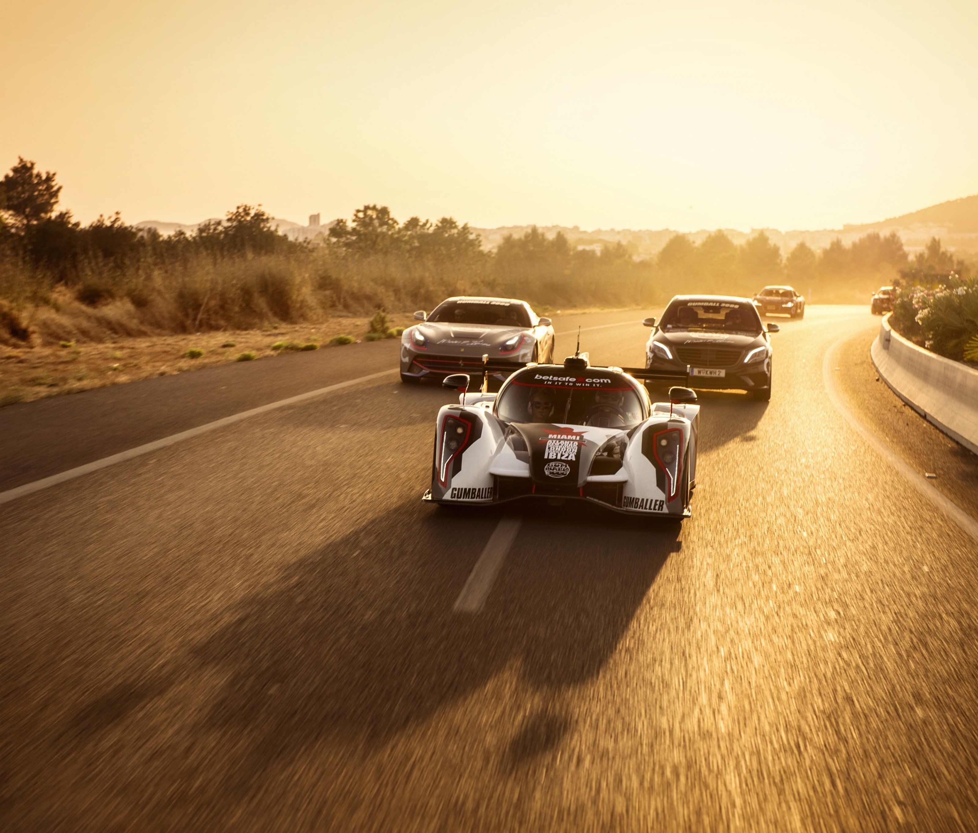 Die Gumball 3000 macht am Vortag der Tuning World Bodensee einen Stopp in Friedrichshafen. Die Gumball 3000 macht am Vortag der Tuning World Bodensee einen Stopp in Friedrichshafen.