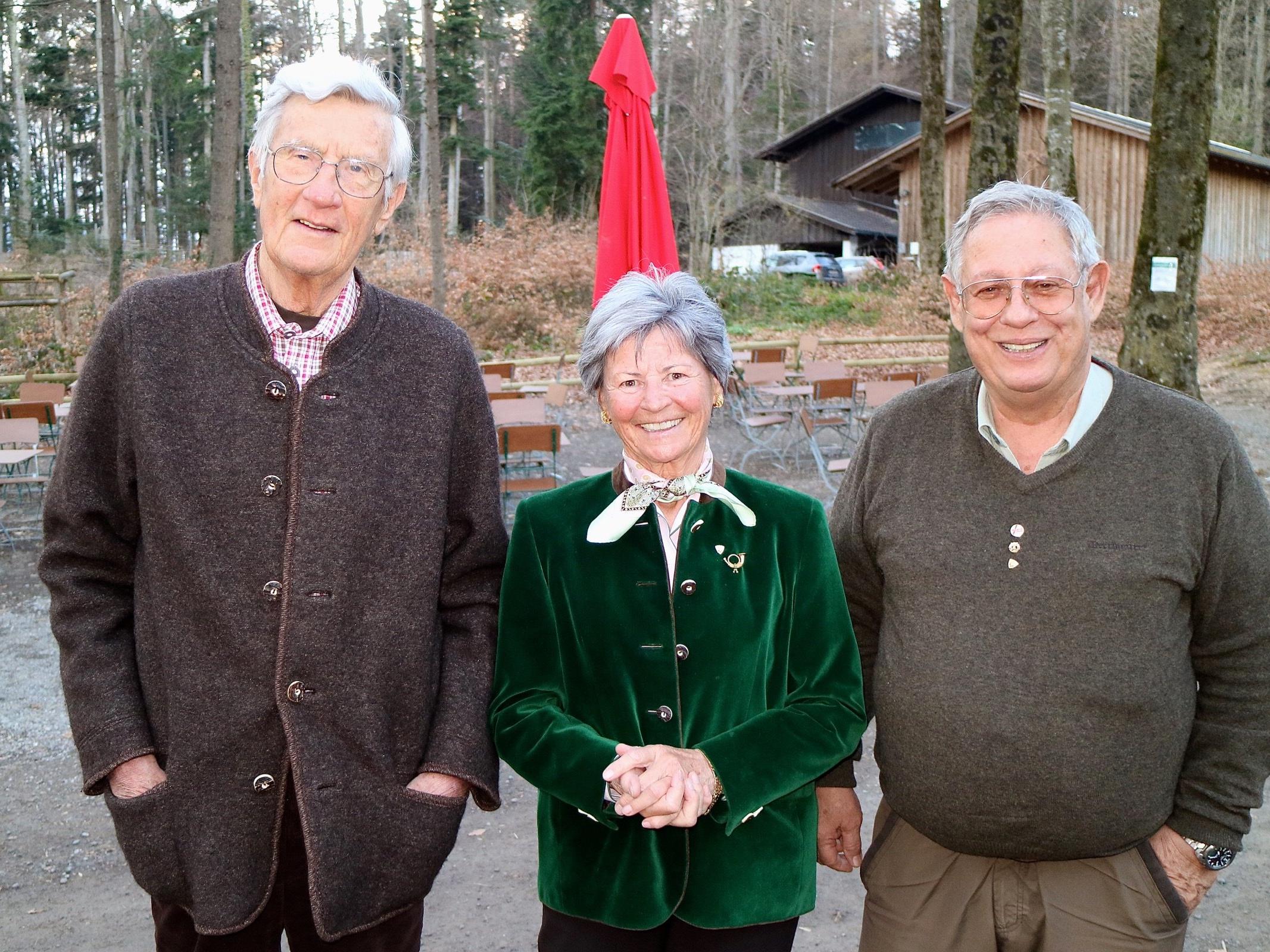 Die Wildpark Ehrenmitglieder: Alt-Bgm. Heinz Bilz,  Kristl Moosbrugger und Michi Manhart.