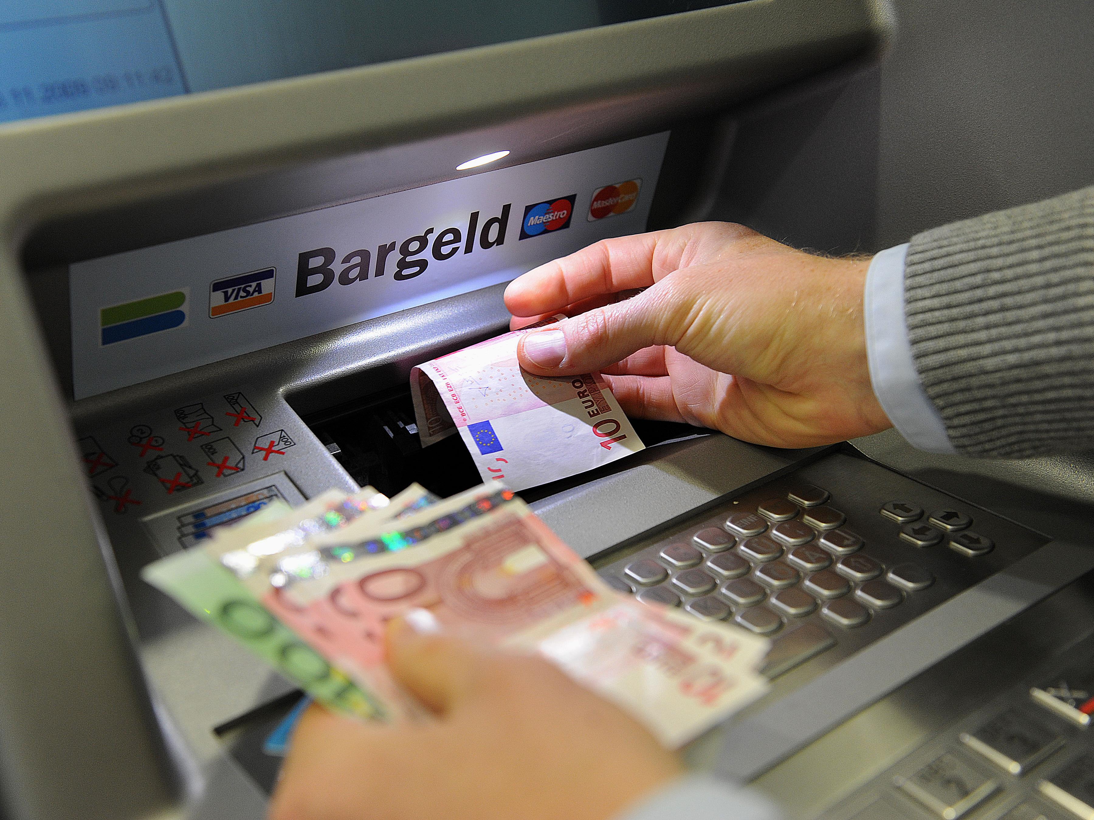 Bislang ist es (fast) bei jeder Bank in Österreich möglich, an Bargeld zu kommen, ohne dafür extra zahlen zu müssen.