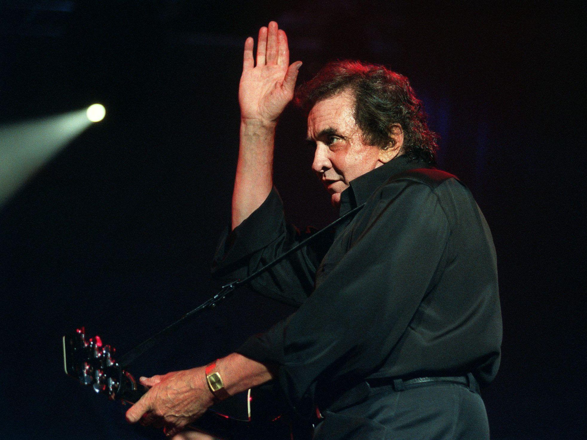 Forscher nahmen die Wirkung dunkler Männerstimmen unter die Lupe. Forscher nahmen die Wirkung dunkler Männerstimmen unter die Lupe.