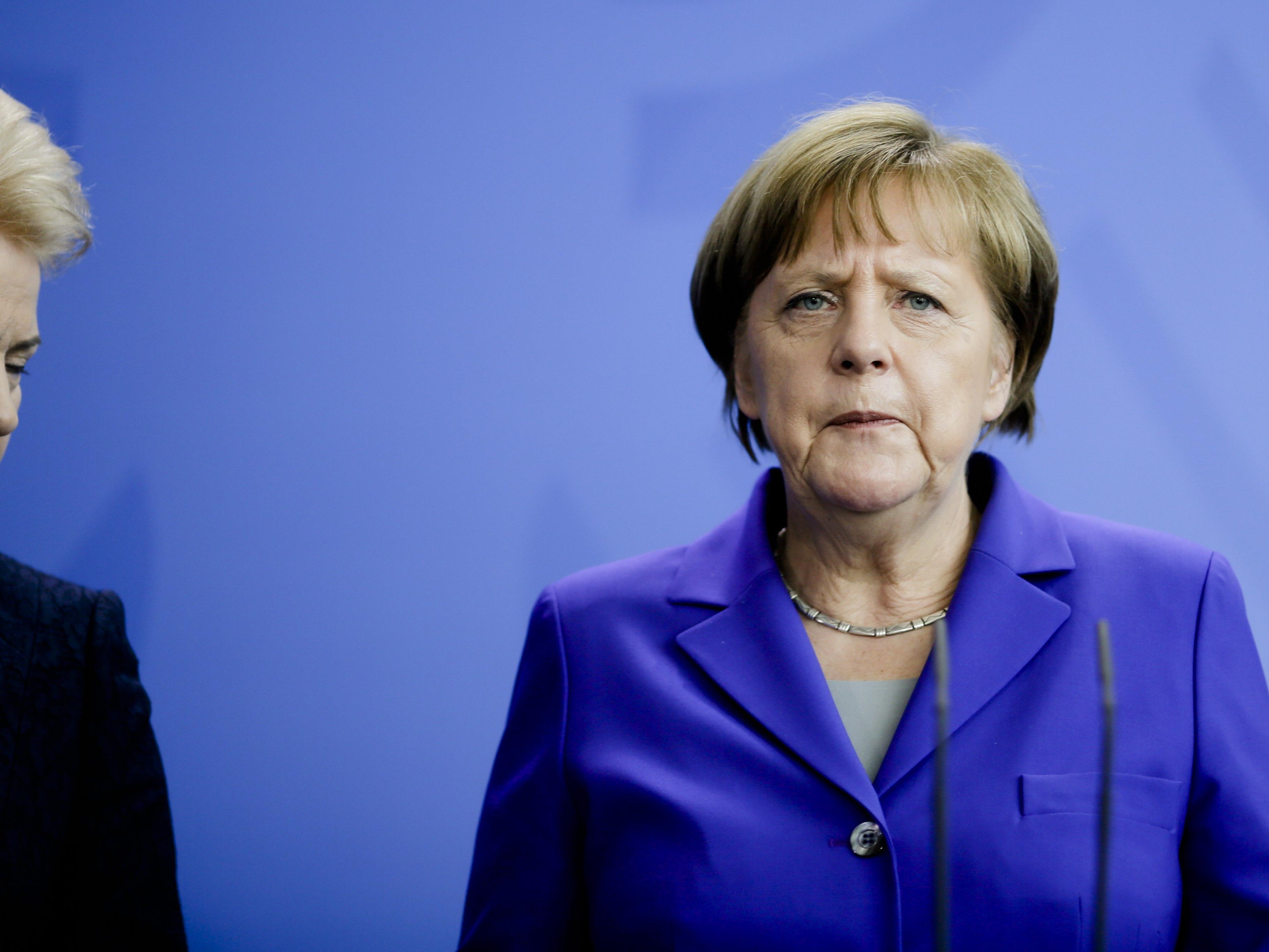 Merkel übt Selbstkritik im Umgang mit der Böhmermann-Affäre.
