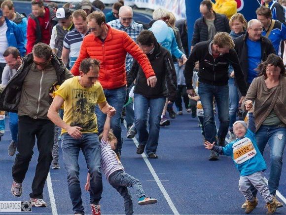 Falscher Ehrgeiz: Eltern zerren Kinder ins Ziel.