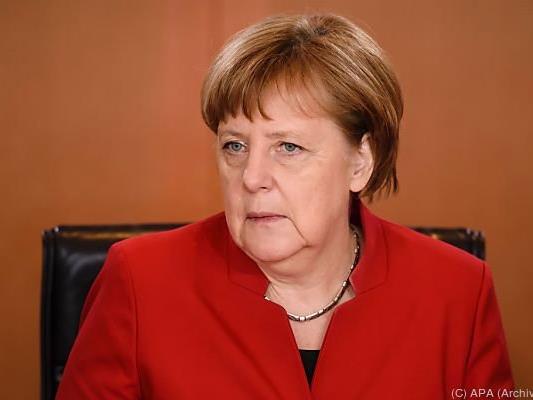 Die beleidigende Aufschrift habe sich gegen Merkel gerichtet