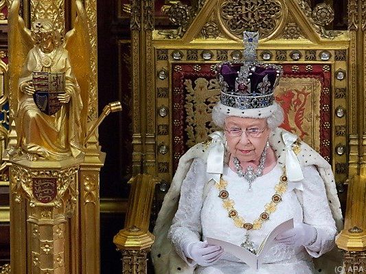 Queen Elizabeth hielt ihre traditionelle Rede im Parlament Queen Elizabeth hielt ihre traditionelle Rede im Parlament