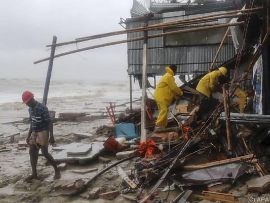 Halbe Million Menschen auf der Flucht vor Tropensturm Roanu