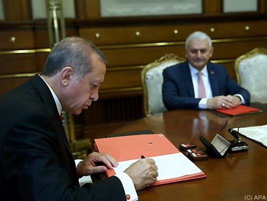 Erdogan und Yildirim bei einem Treffen am Dienstag