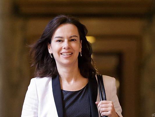 Österreich ist durch Familienministerin Sophie Karmasin vertreten