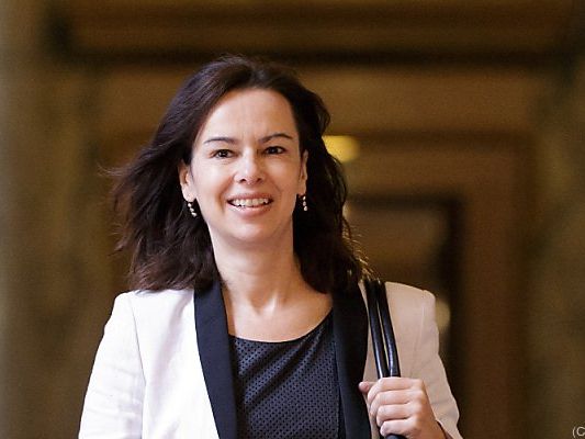 Österreich ist durch Familienministerin Sophie Karmasin vertreten Österreich ist durch Familienministerin Sophie Karmasin vertreten