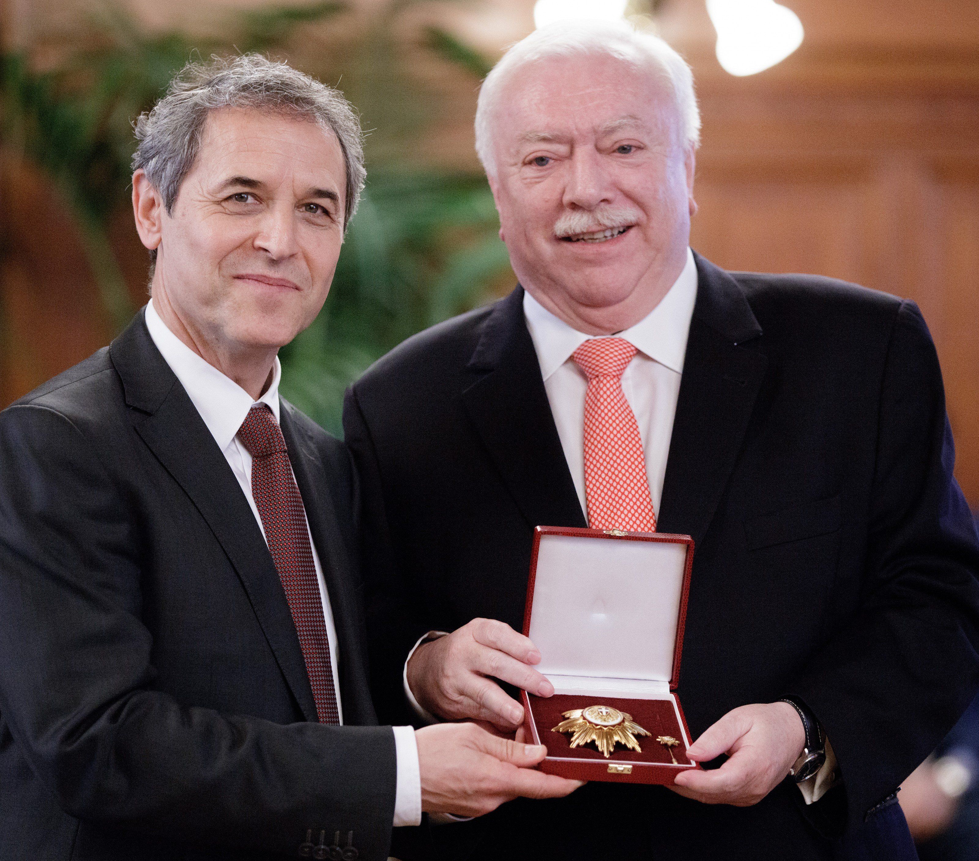 Marcel Koller freut sich über die Auszeichnung. Marcel Koller freut sich über die Auszeichnung.