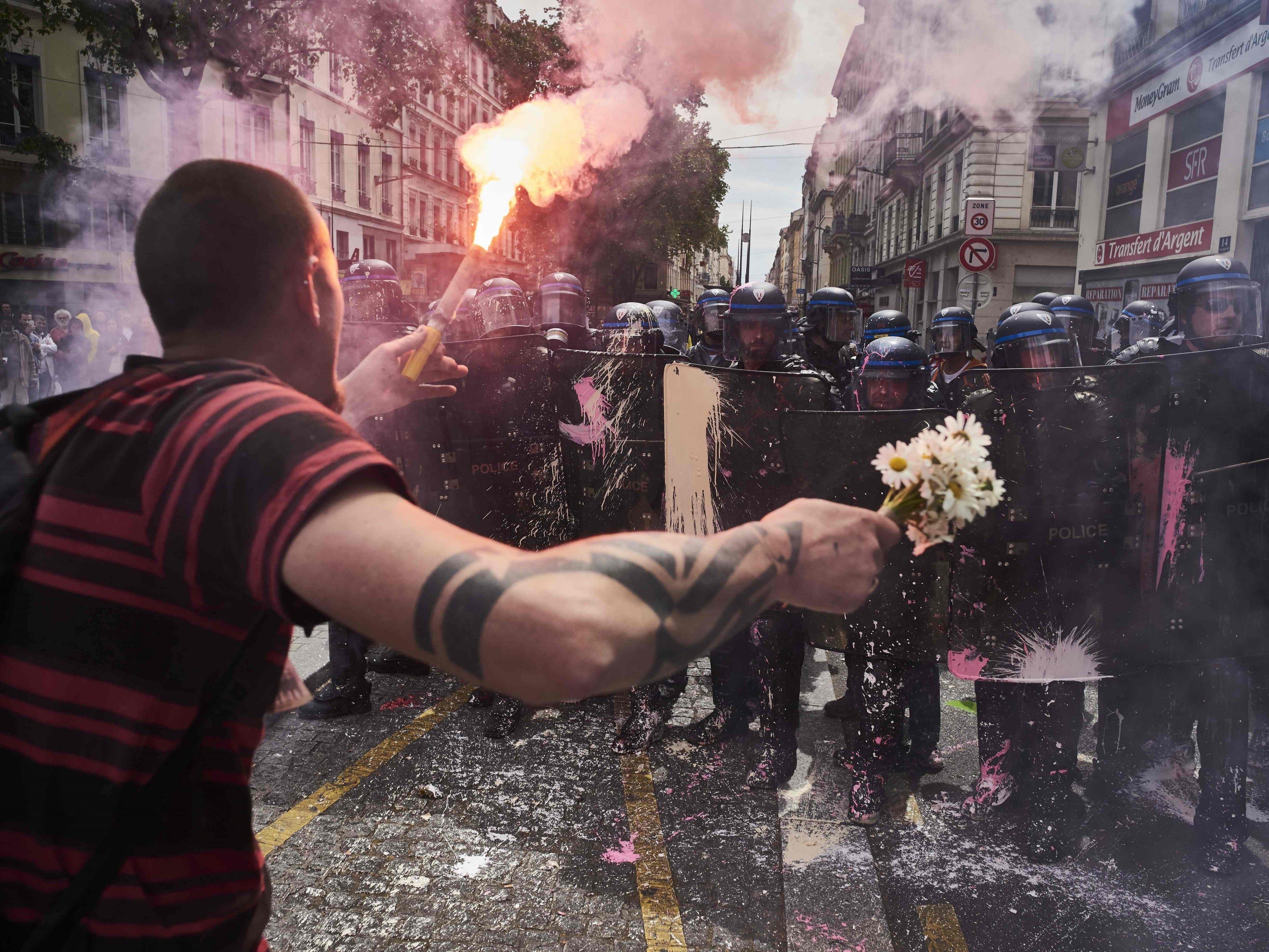 Wütende Proteste in Frankreich.