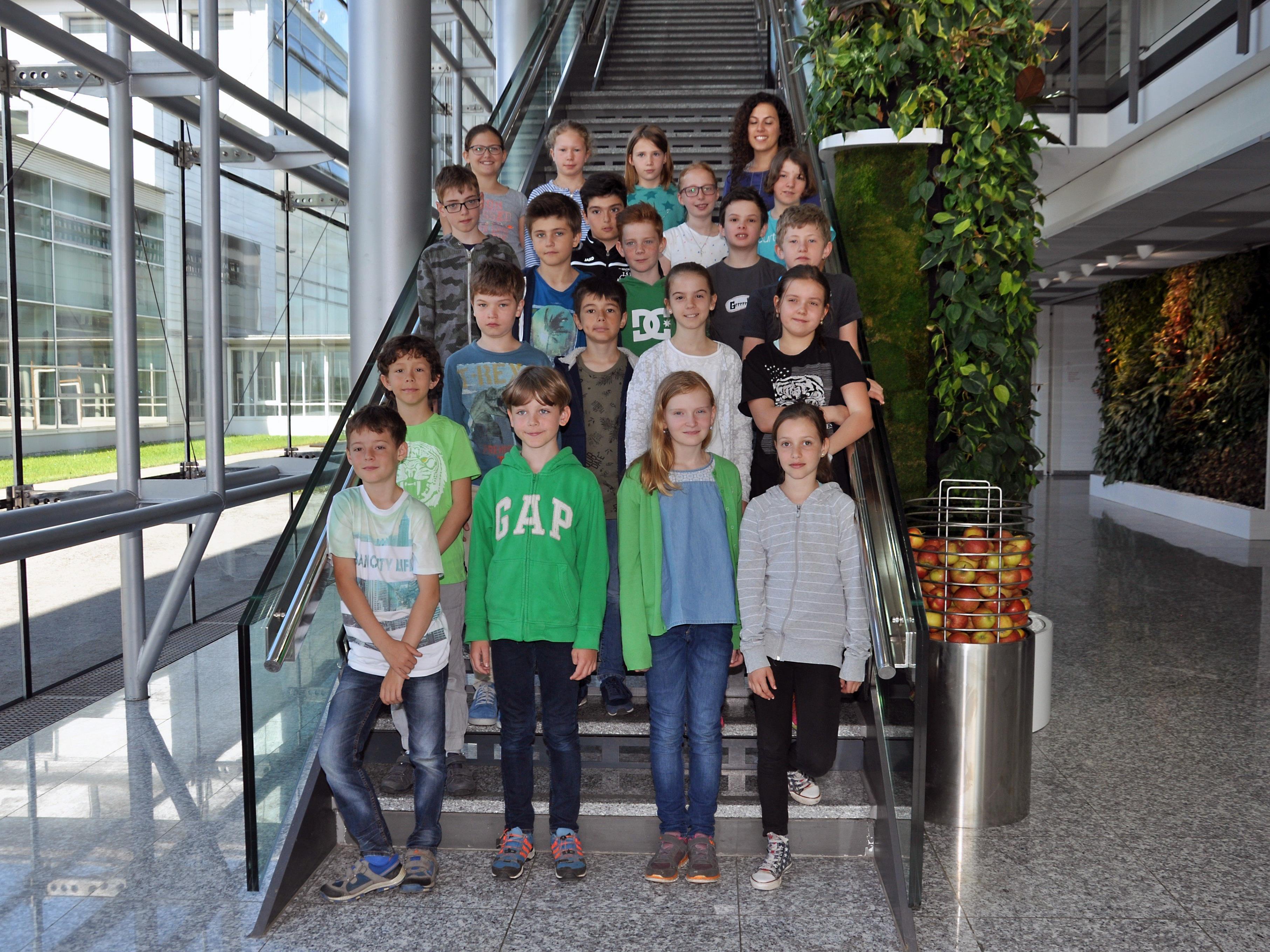 Die Schüler der vierten Klasse der Praxisvolksschule Feldkirch bekamen einen Einblick in die heimische Medienlandschaft.