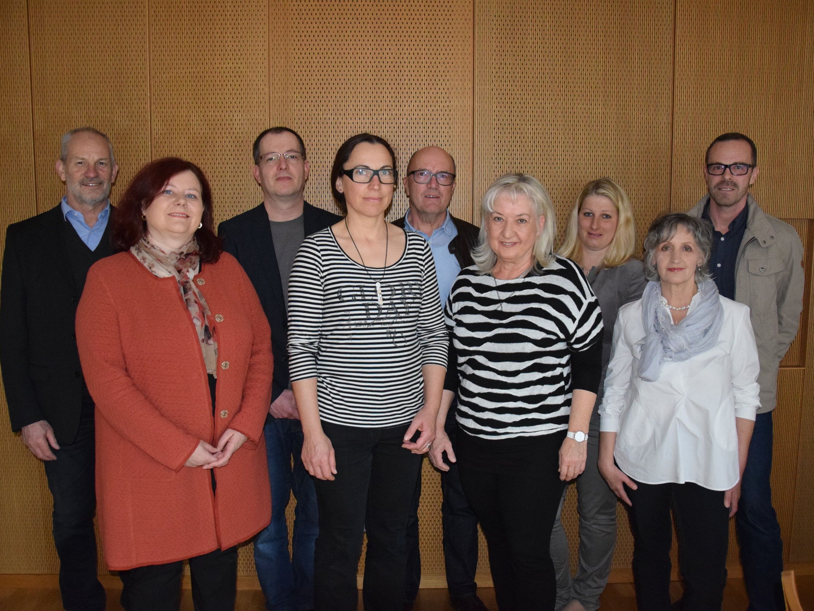 v.l. Armin Heinzle, Evi Friedrichs, Ulrich Humler, Jessica Willer, Obmann Wilfried Müller, Jutta Oberhauser, Juliane Moser, Edith Gstöhl und Wolfgang Hotz (aus dem Vorstand ausgetreten) v.l. Armin Heinzle, Evi Friedrichs, Ulrich Humler, Jessica Willer, Obmann Wilfried Müller, Jutta Oberhauser, Juliane Moser, Edith Gstöhl und Wolfgang Hotz (aus dem Vorstand ausgetreten)
