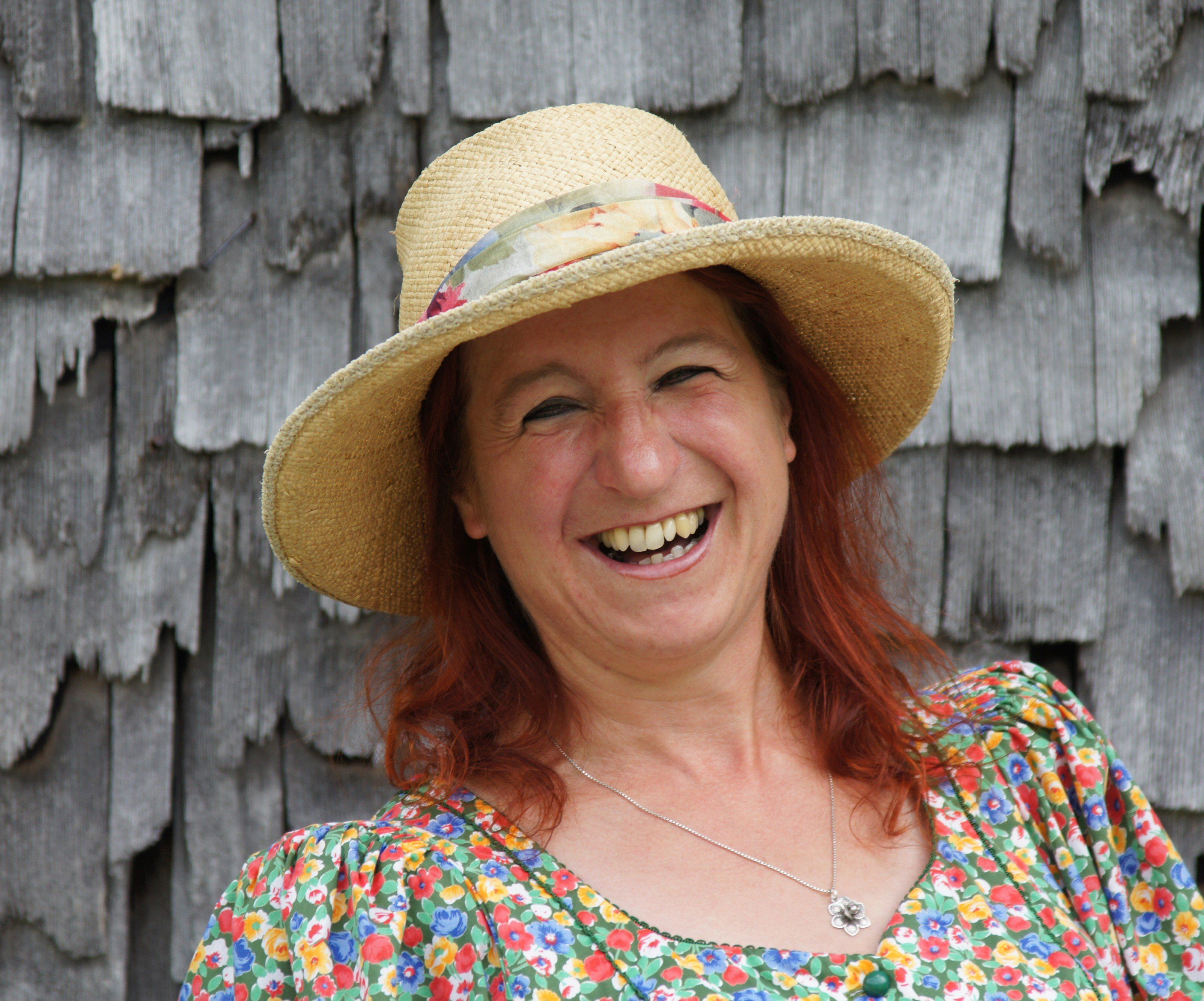 Premiere der Kinderkultur Langenegg: Am 21. Mai nimmt Hertha Glück Kinder ab 4 Jahren mit auf eine „Abenteuerwanderung für mutige Mädchen & beherzte Burschen“. Premiere der Kinderkultur Langenegg: Am 21. Mai nimmt Hertha Glück Kinder ab 4 Jahren mit auf eine „Abenteuerwanderung für mutige Mädchen & beherzte Burschen“.