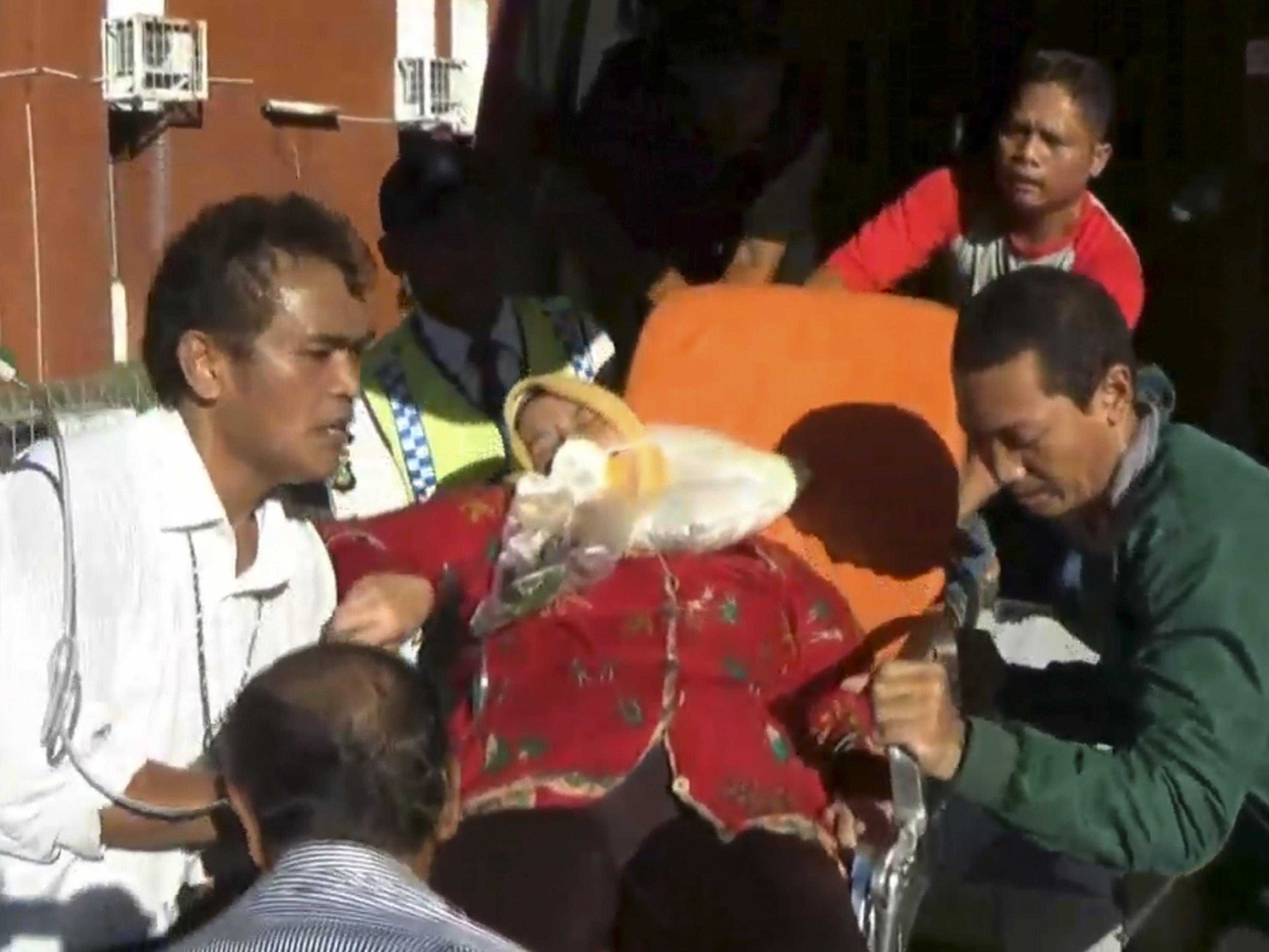 Schwerverletzte bei Horror-Flug nach Indonesien.