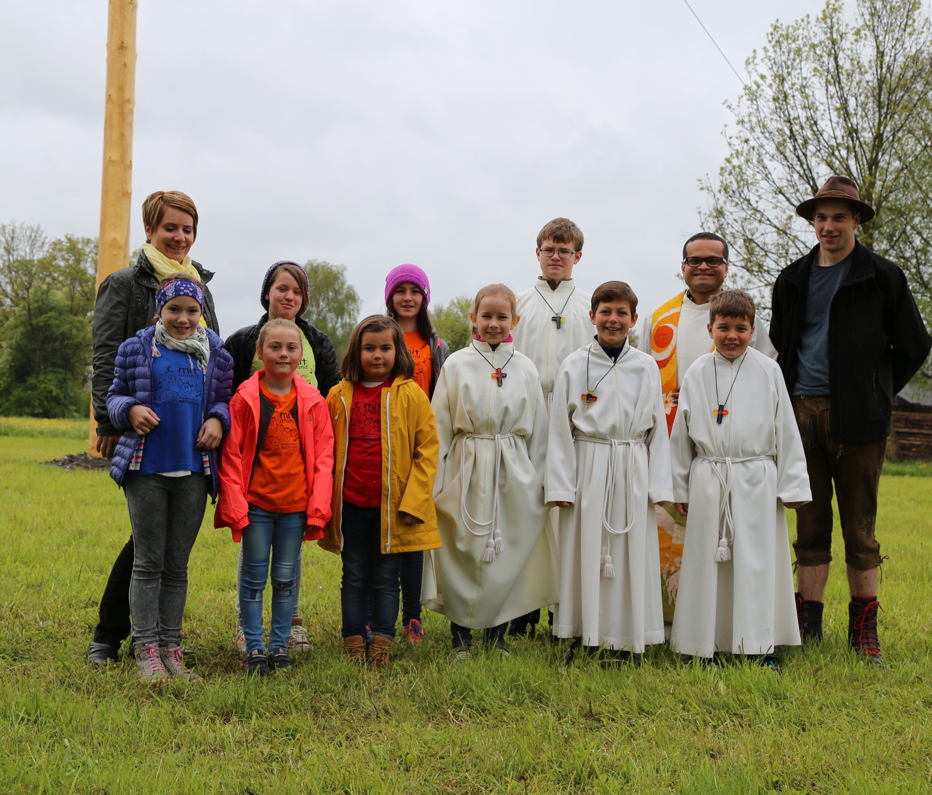 Der Maibaum wurde für den schwerkranken Emilian Bereuter aus Nüziders versteigert. Der Maibaum wurde für den schwerkranken Emilian Bereuter aus Nüziders versteigert.