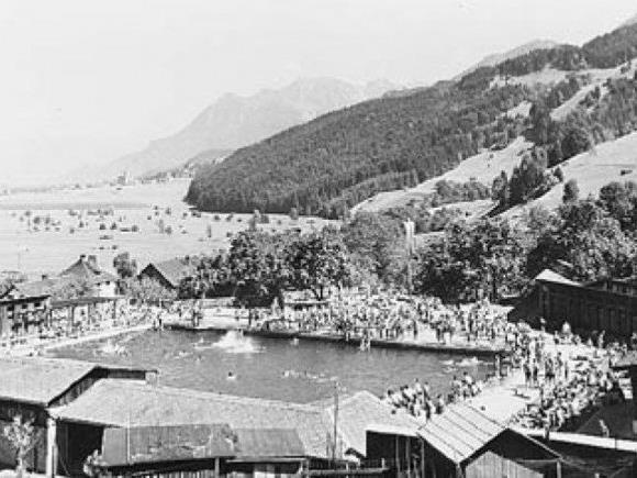 Ein Bild aus längst vergangenen Tagen: Das Schwimmbad Felsenau ist das älteste seiner Art im ganzen Land.