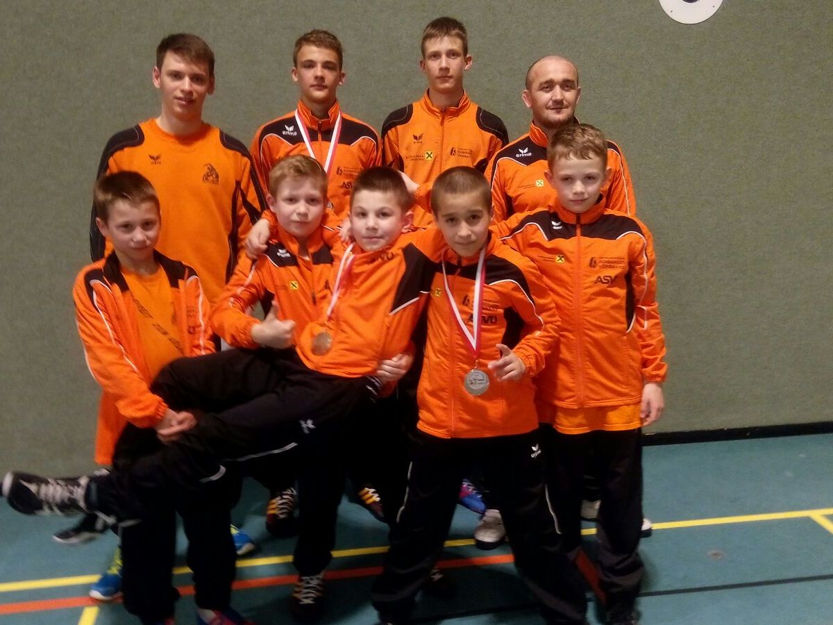 Die Schülermannschaft des Magic Fit AC Hörbranz beim Pfingstturnier in Mäder Die Schülermannschaft des Magic Fit AC Hörbranz beim Pfingstturnier in Mäder